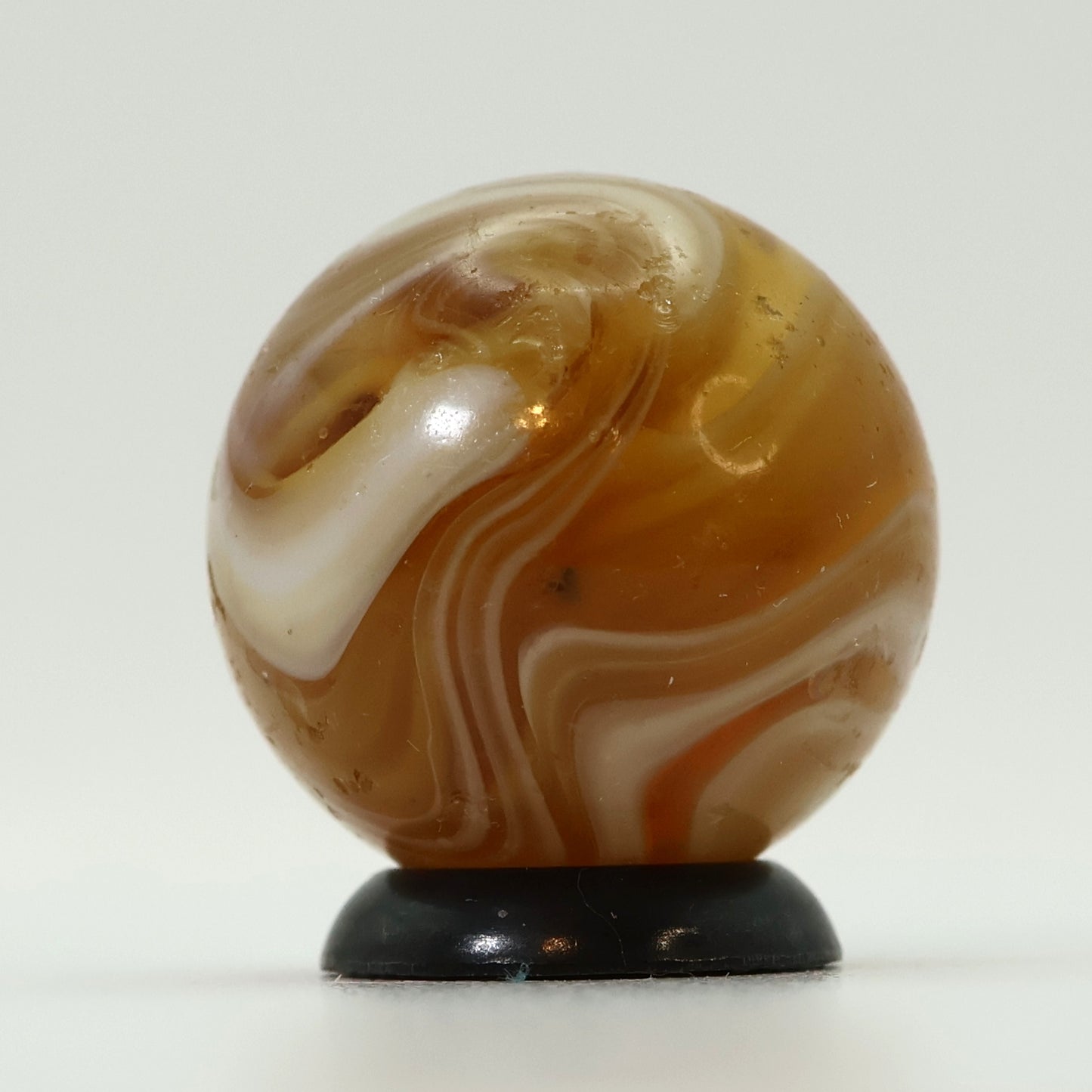 18mm Amber Slag Marble Great 9 Pattern MFC or CAC NM-
