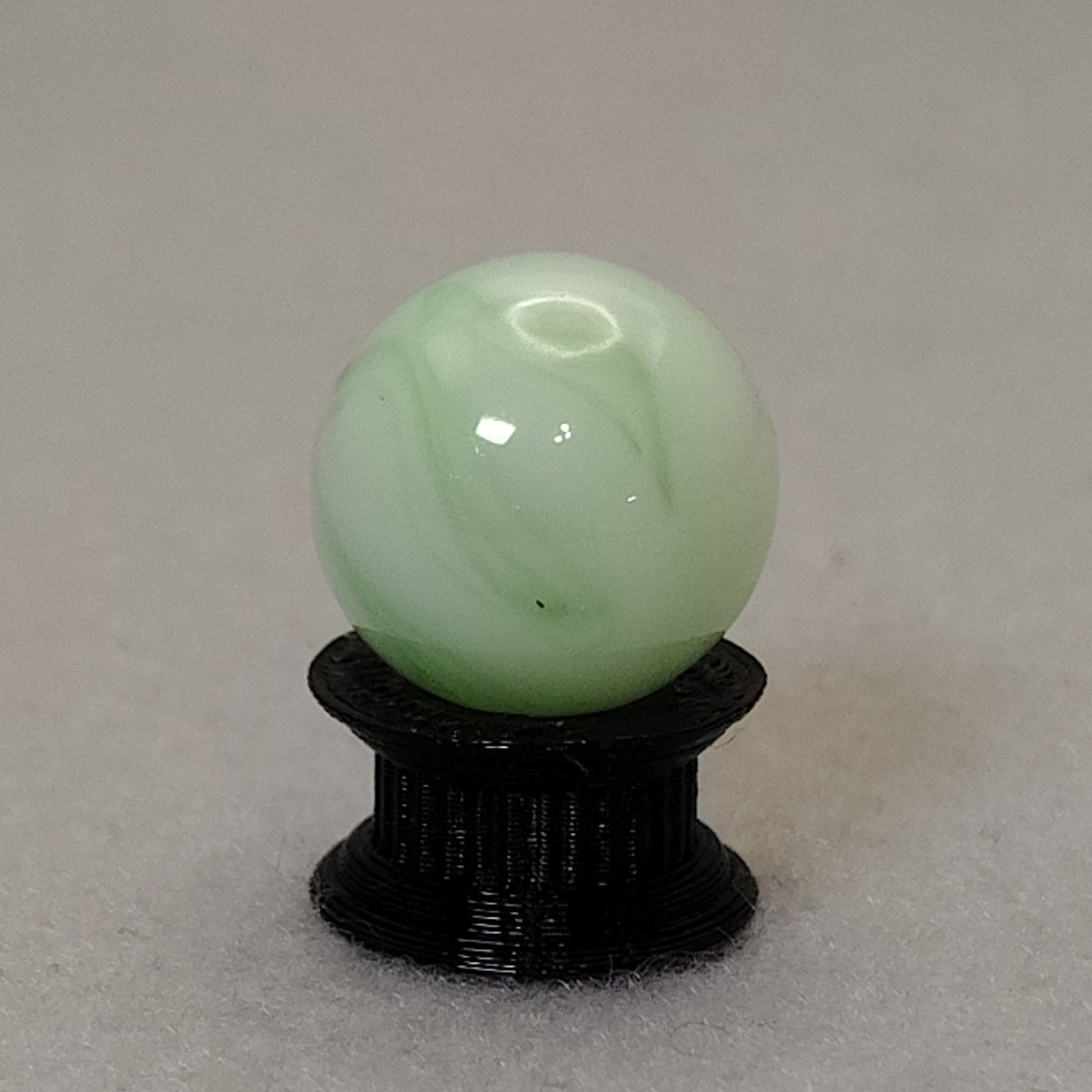 16mm Ravenswood? Swirl Marble Translucent Green & White NM+
