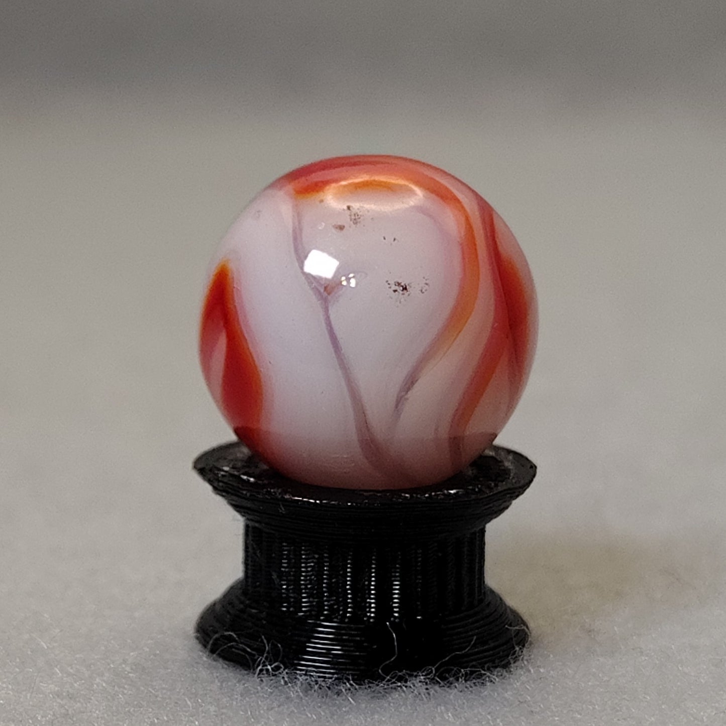 15.5mm Swirl Marble Red & White UV NM+