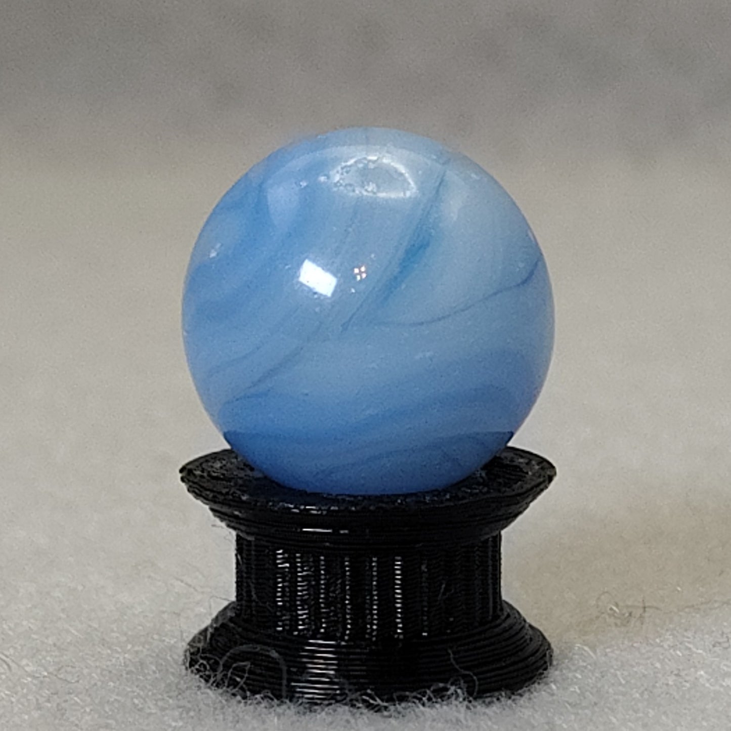 16mm Transparent Swirl Marble w/Blue stripes - Champion? NM