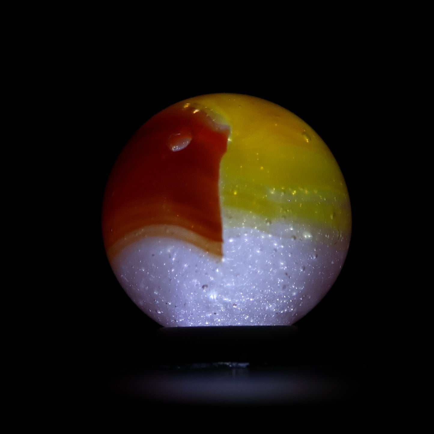11/16" Peltier Rainbo Marble Seedy Base red & Yellow NM-