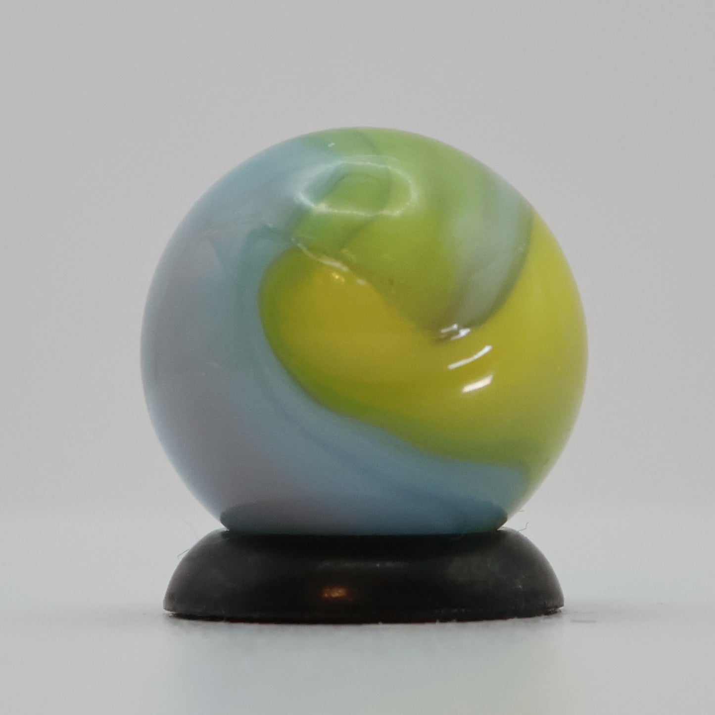 9/16" Vintage Vitro Agate Easter Egg Marble w/swirl M-