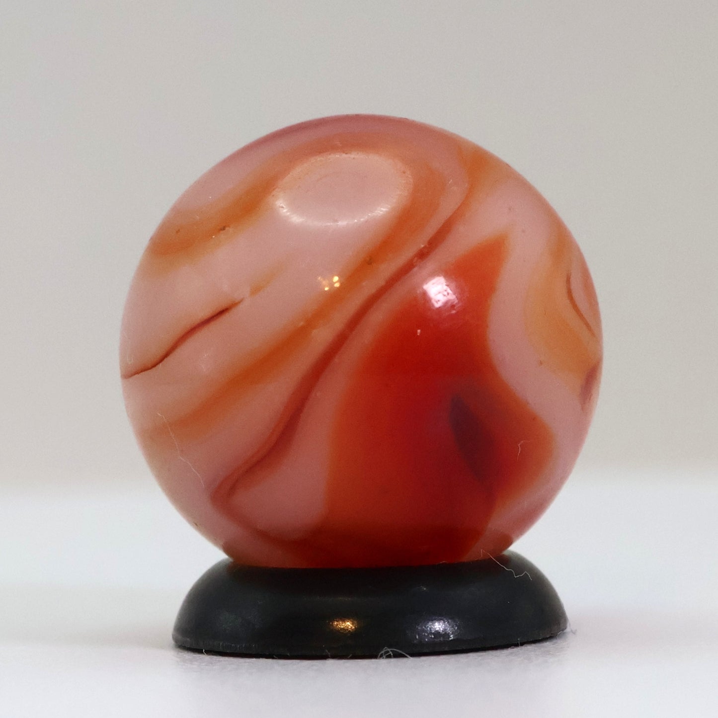 5/8" Swirl Marble Red & White NM+