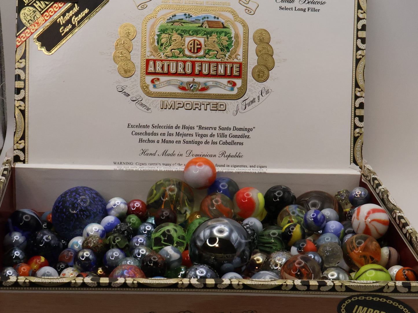 5lb Cigar Box full of all Vacor de Mexico Marbles - variety NM-M