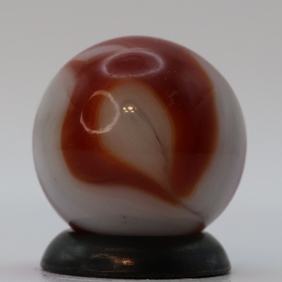 5/8" closer 9/16" Swirl marble Cream & Red Drizzle NM++