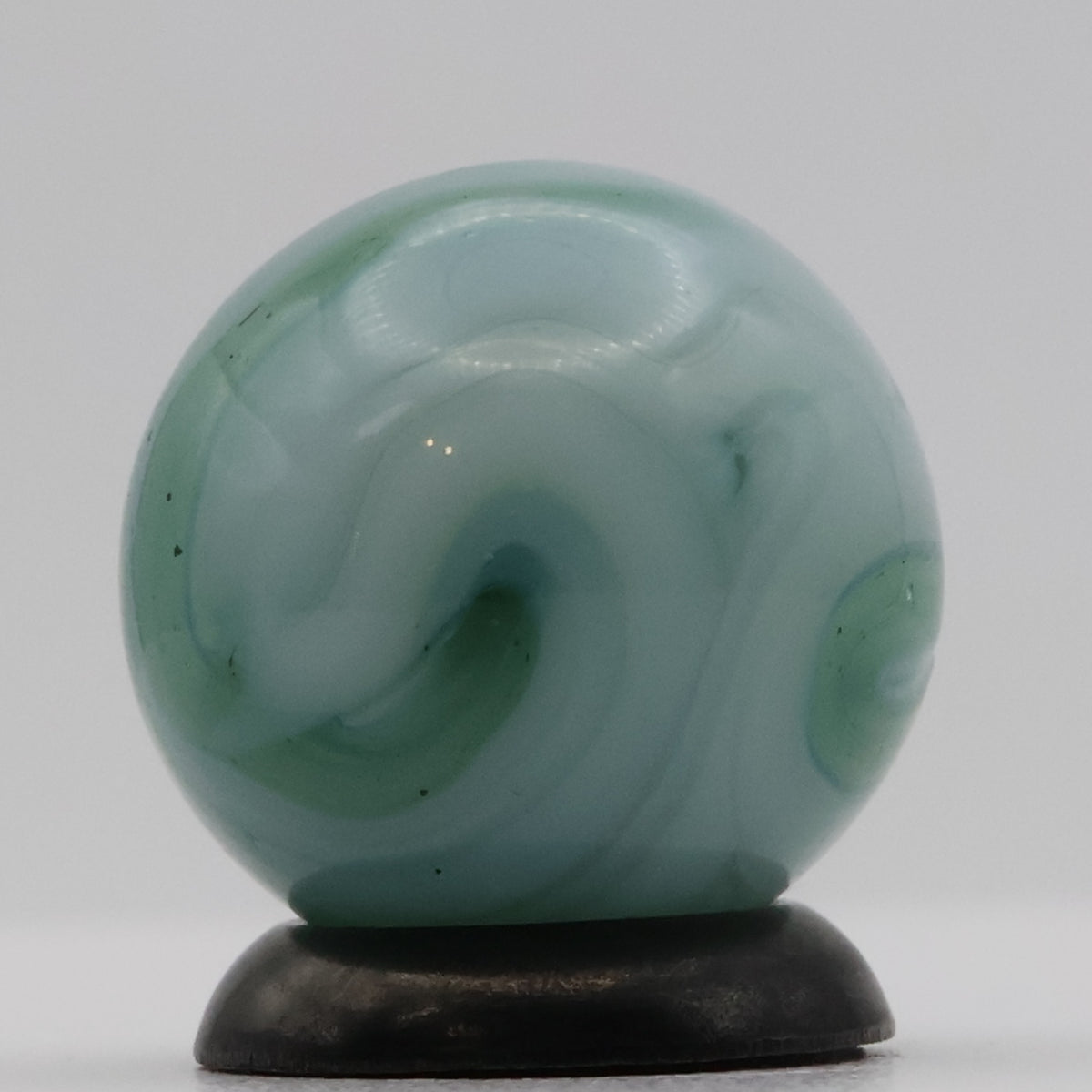 5/8" Alley Agate Flame Marble Translucent - tiny bits of AV M-