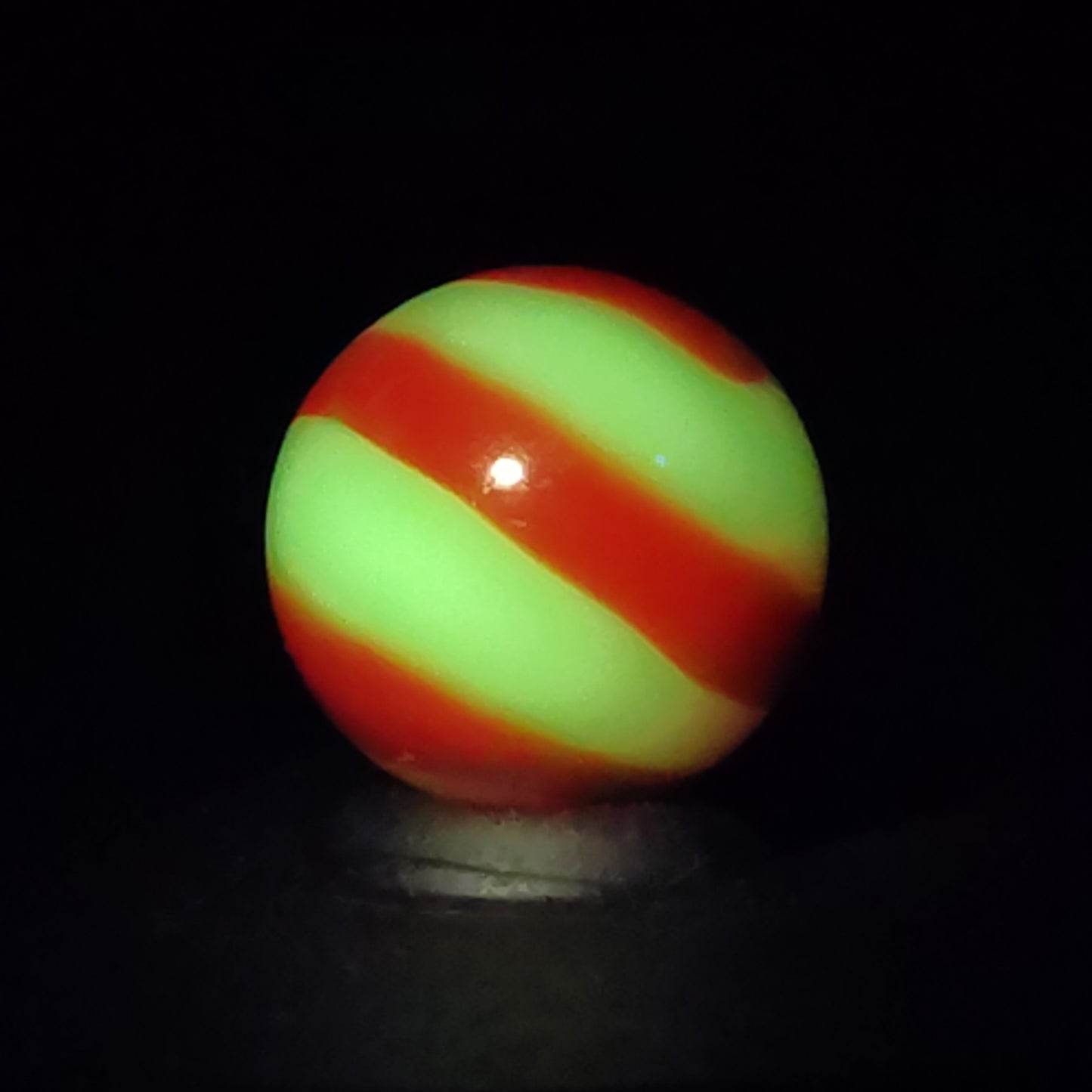 5/8" Akro Agate Corkscrew Marble Red & White URANIUM NM