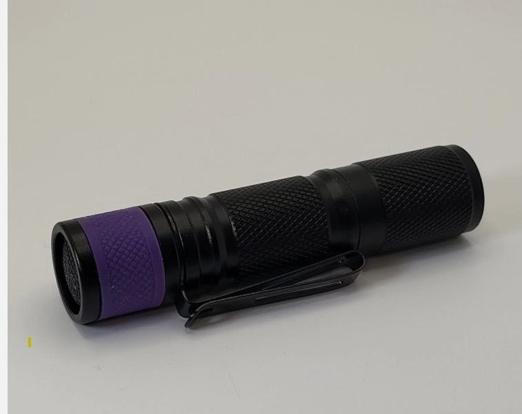 4" UV Flashlight 365nm Blue light (blacklight) Great for marbles! Batteries included