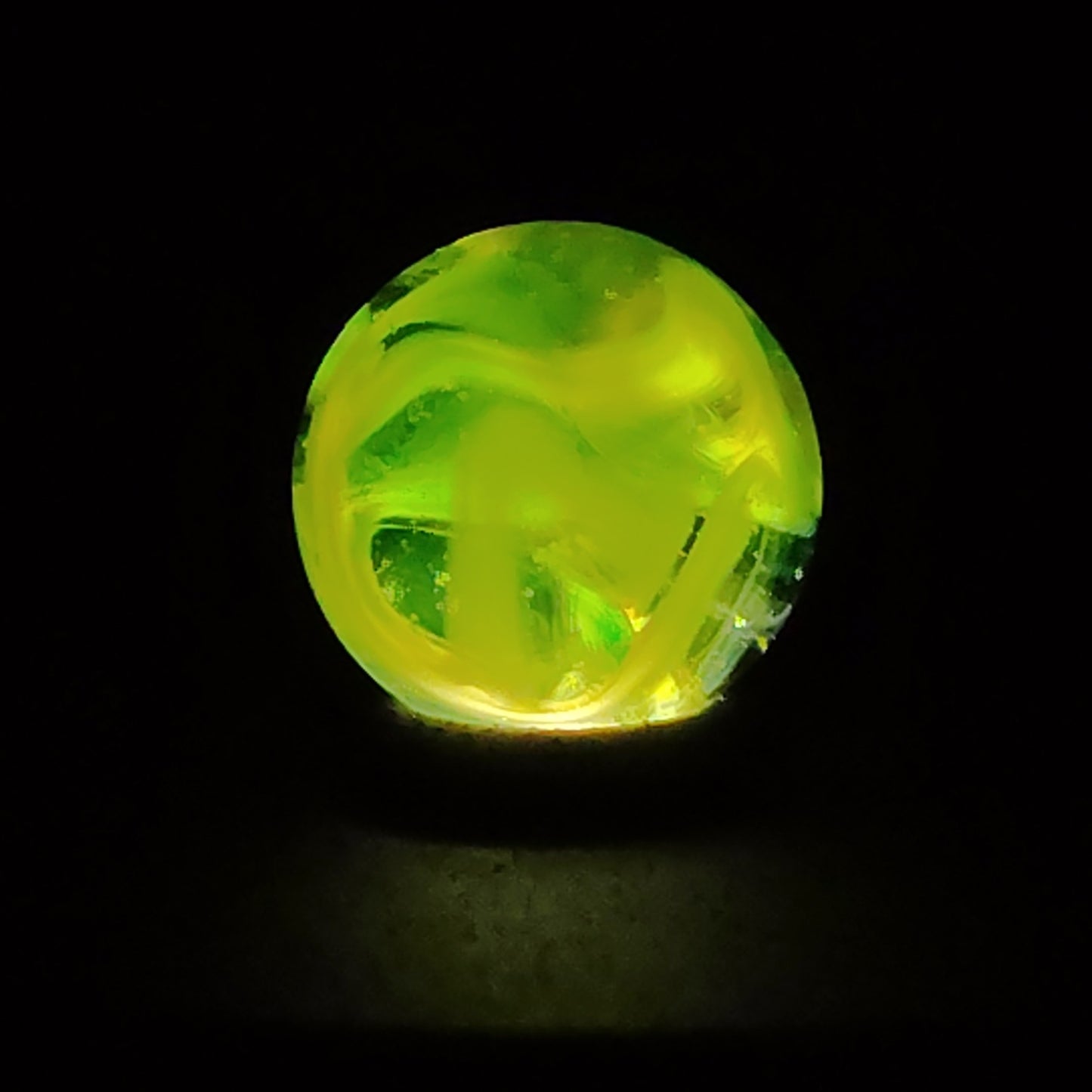 9/16" Swirl Marble green transparent base w/white & tan ribbons great backlit NM