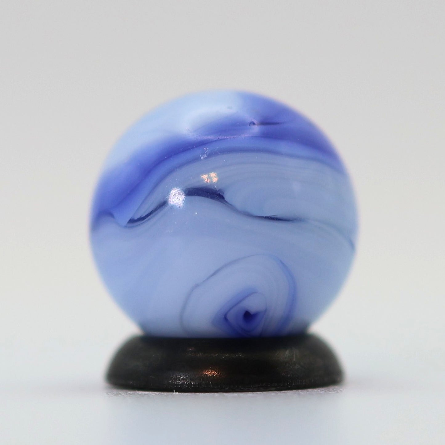 9/16" Vintage Swirl Marble Blue & White w/drizzle NM+