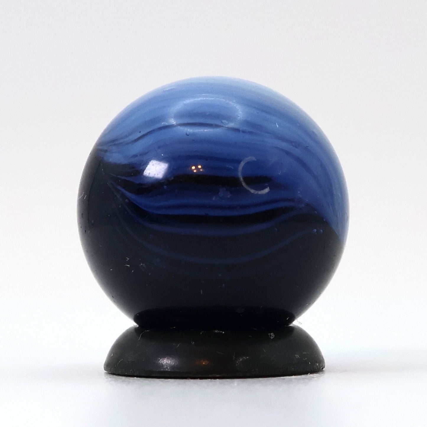 5/8" Master Marble Cobalt Blue painted White NM+