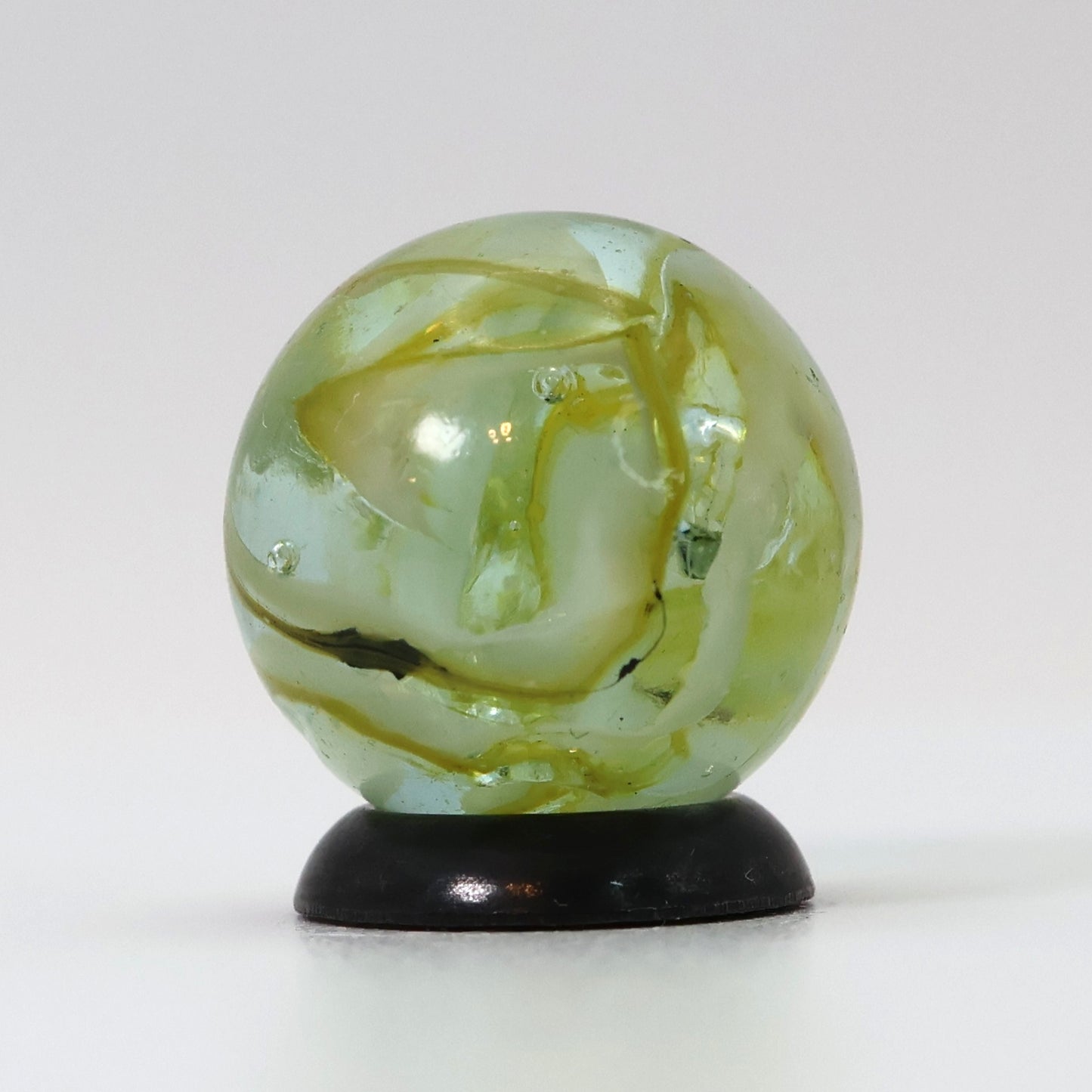 5/8" VINTAGE Veiligglas Marble Yellow & White M-
