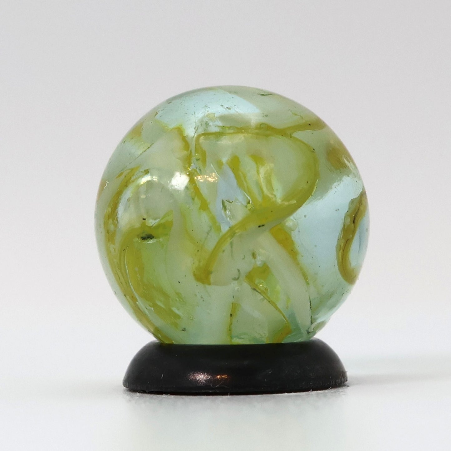 5/8" VINTAGE Veiligglas Marble Yellow & White M-