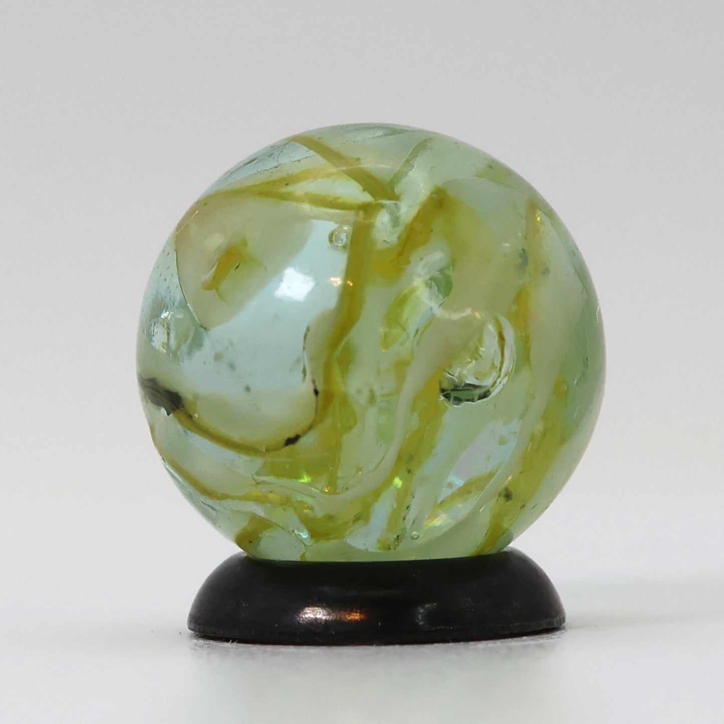 5/8" VINTAGE Veiligglas Marble Yellow & White M-