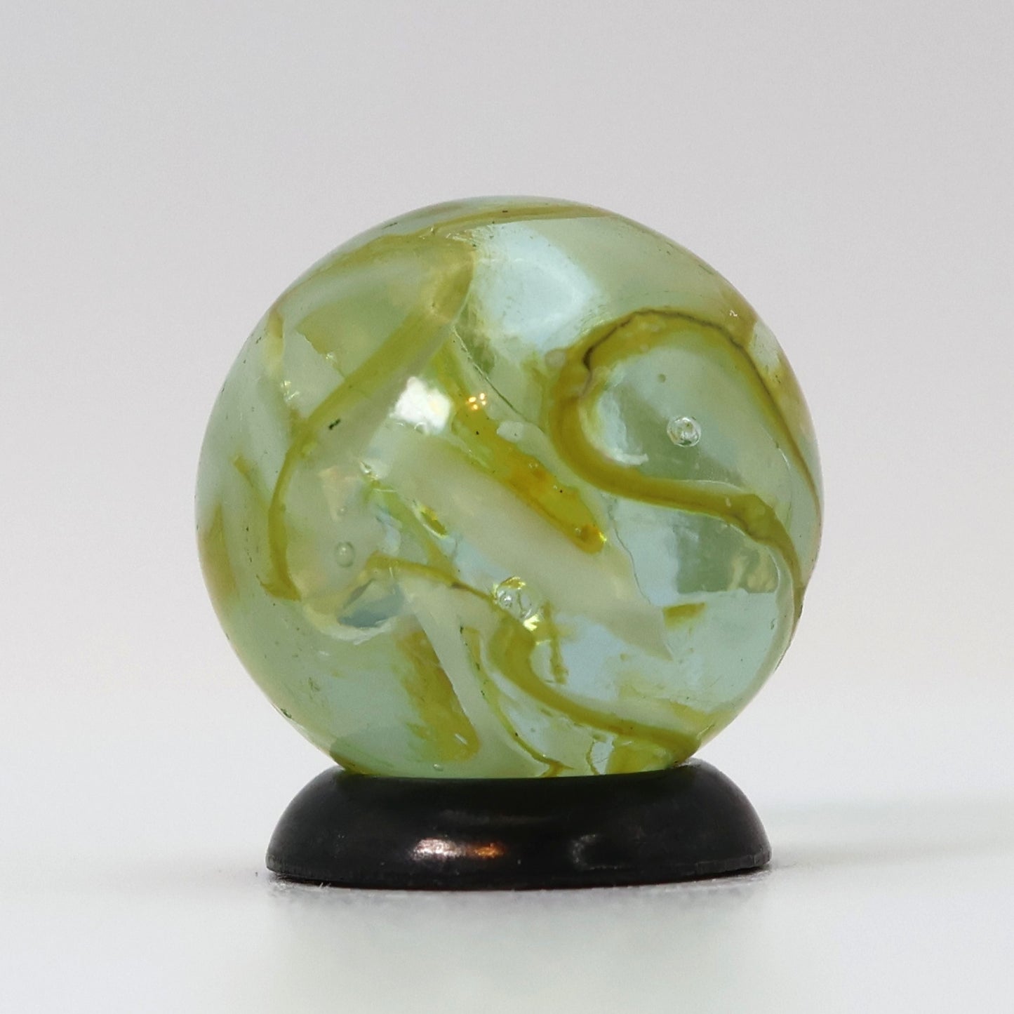 5/8" VINTAGE Veiligglas Marble Yellow & White M-