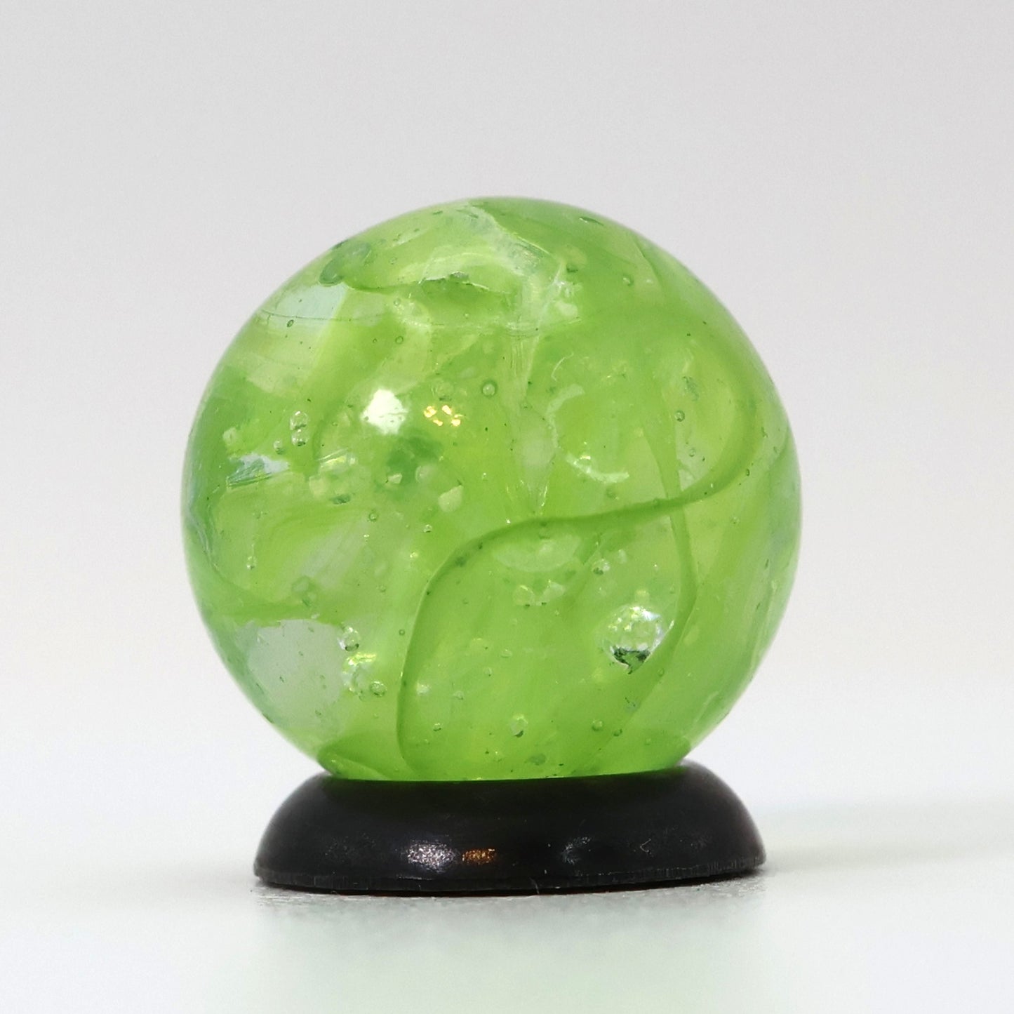 5/8" VINTAGE Veiligglas Marble Lime Green & White MINT