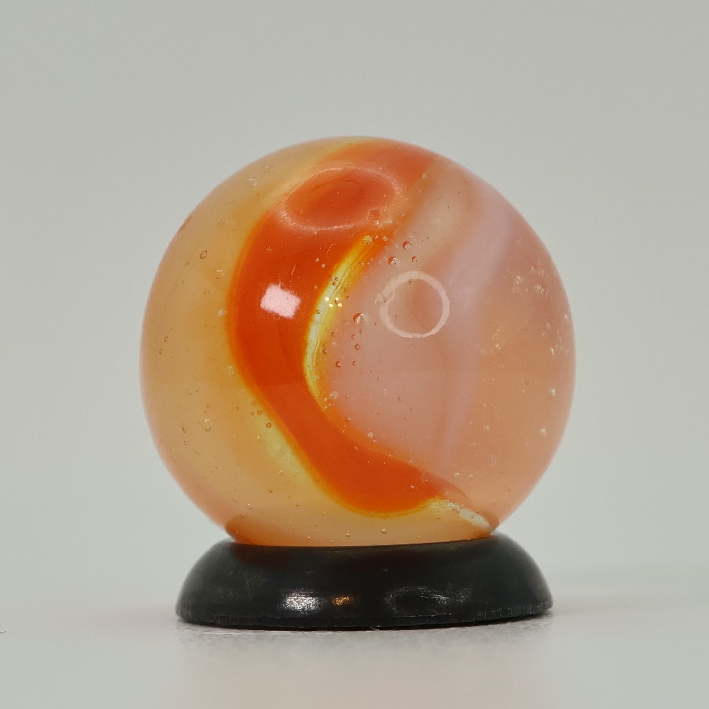 5/8" Peltier Clear Base Rainbo Marble Orange & White MINT UV
