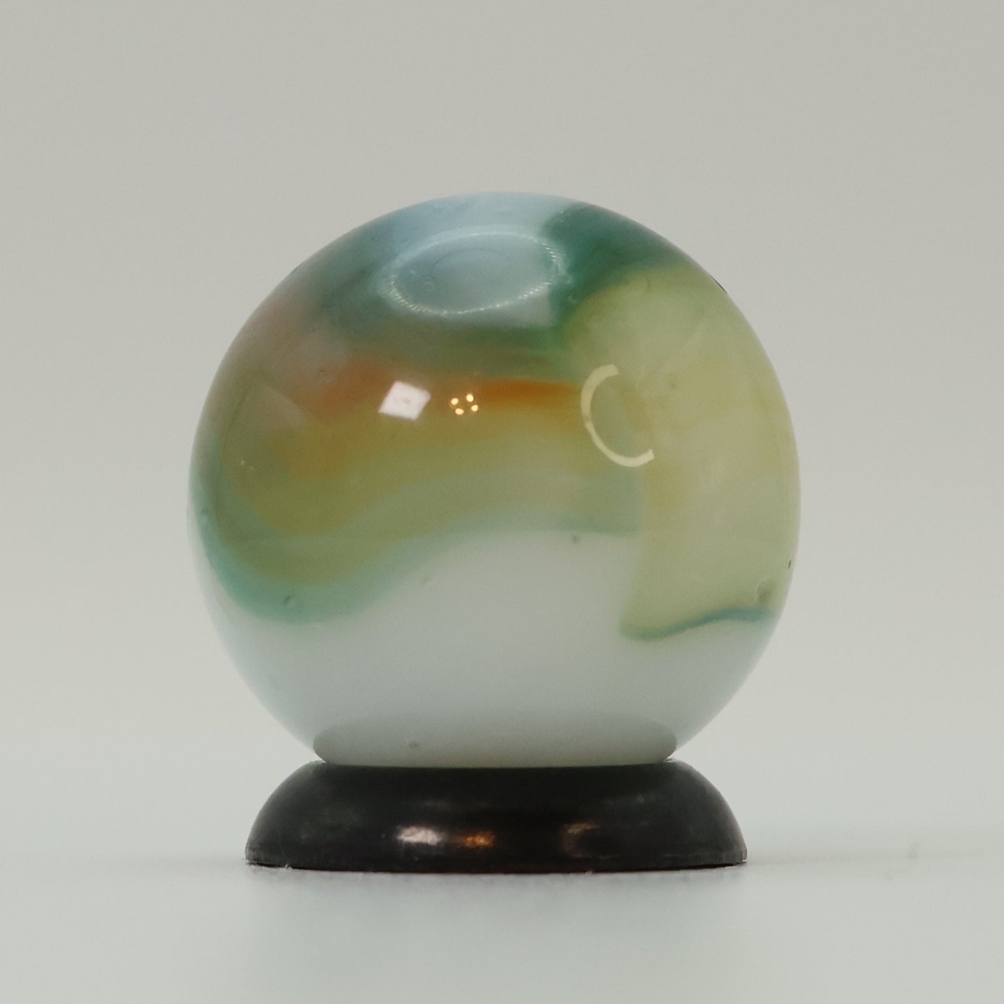 5/8" Peltier Rainbo Marble - Interesting Colors! NM+