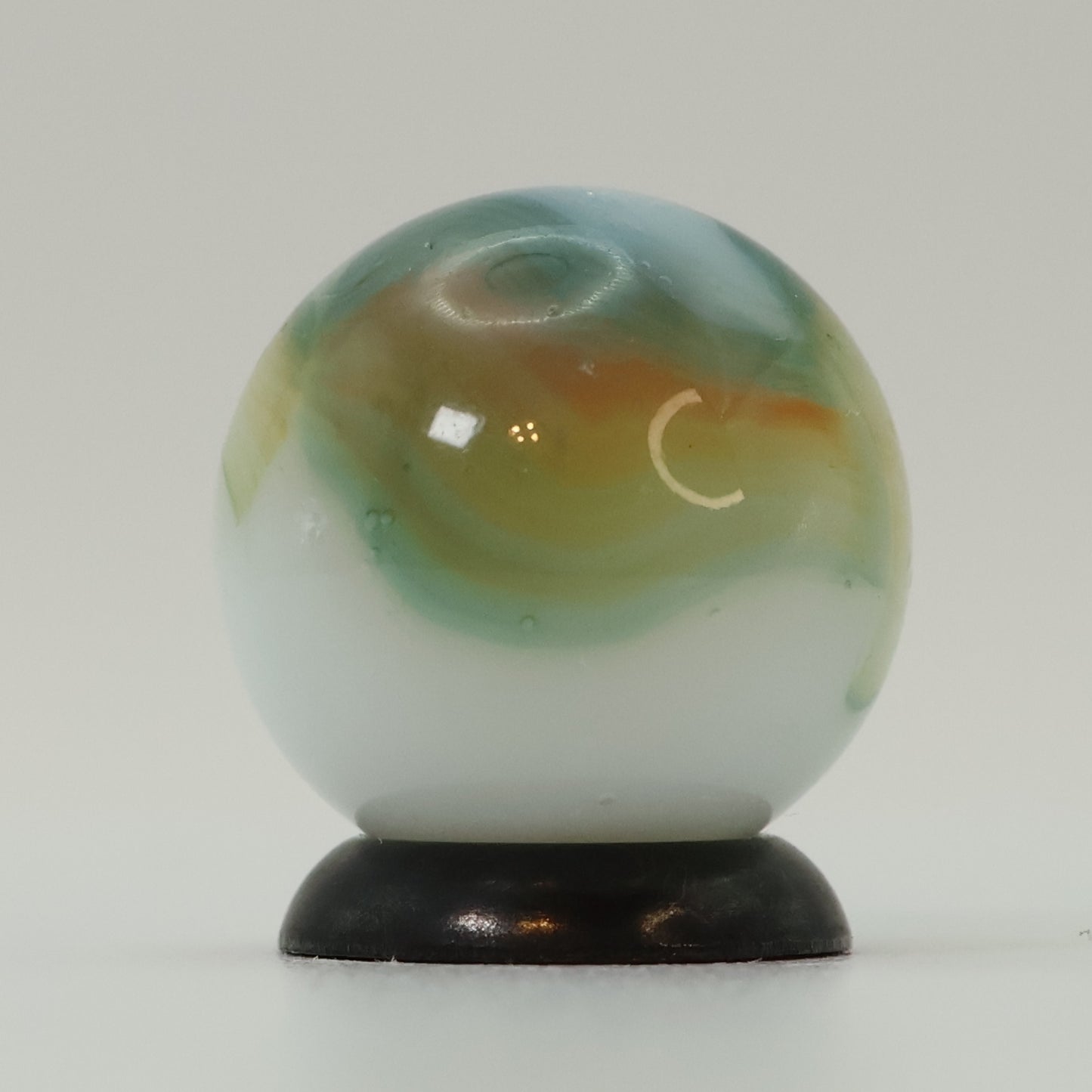 5/8" Peltier Rainbo Marble - Interesting Colors! NM+