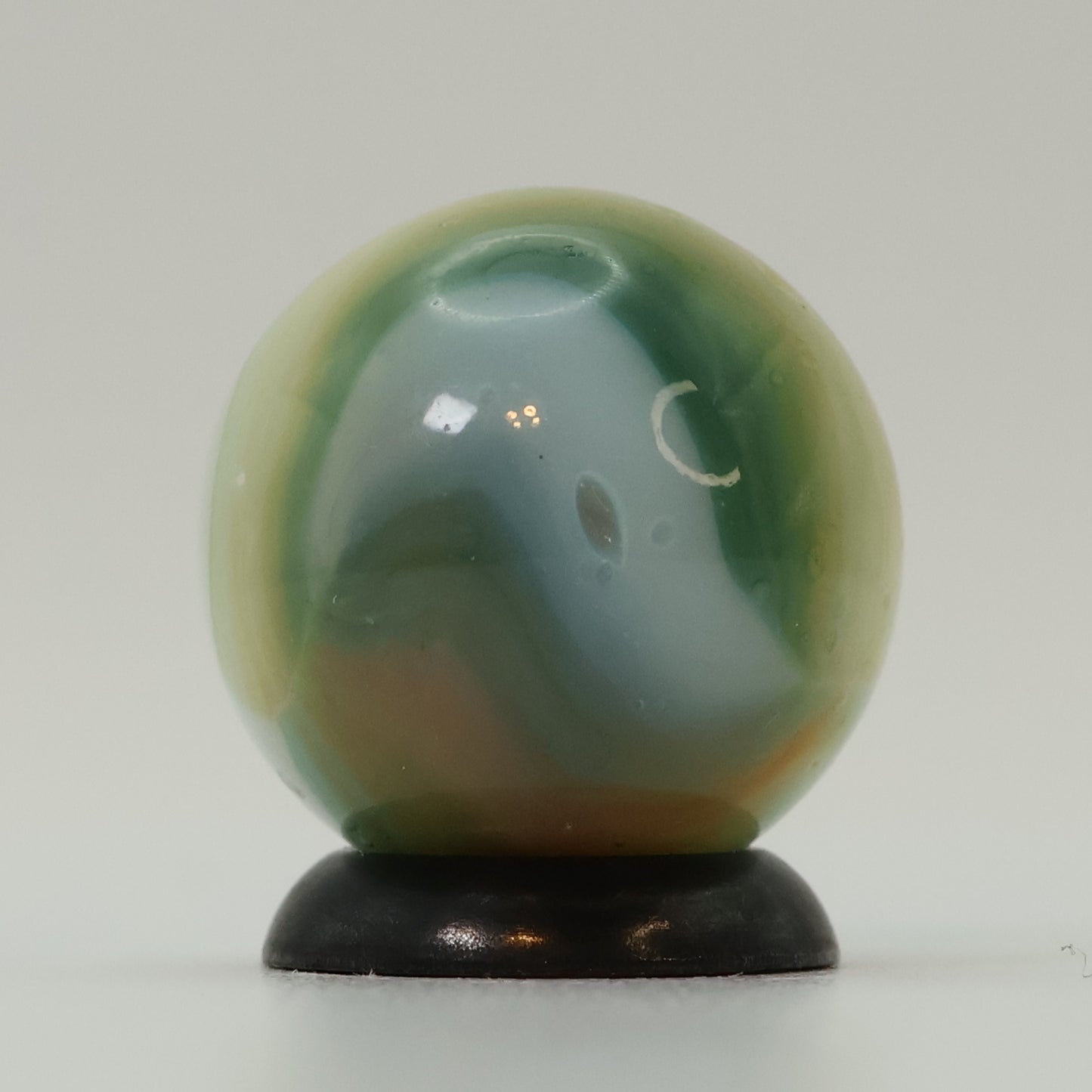 5/8" Peltier Rainbo Marble - Interesting Colors! NM+