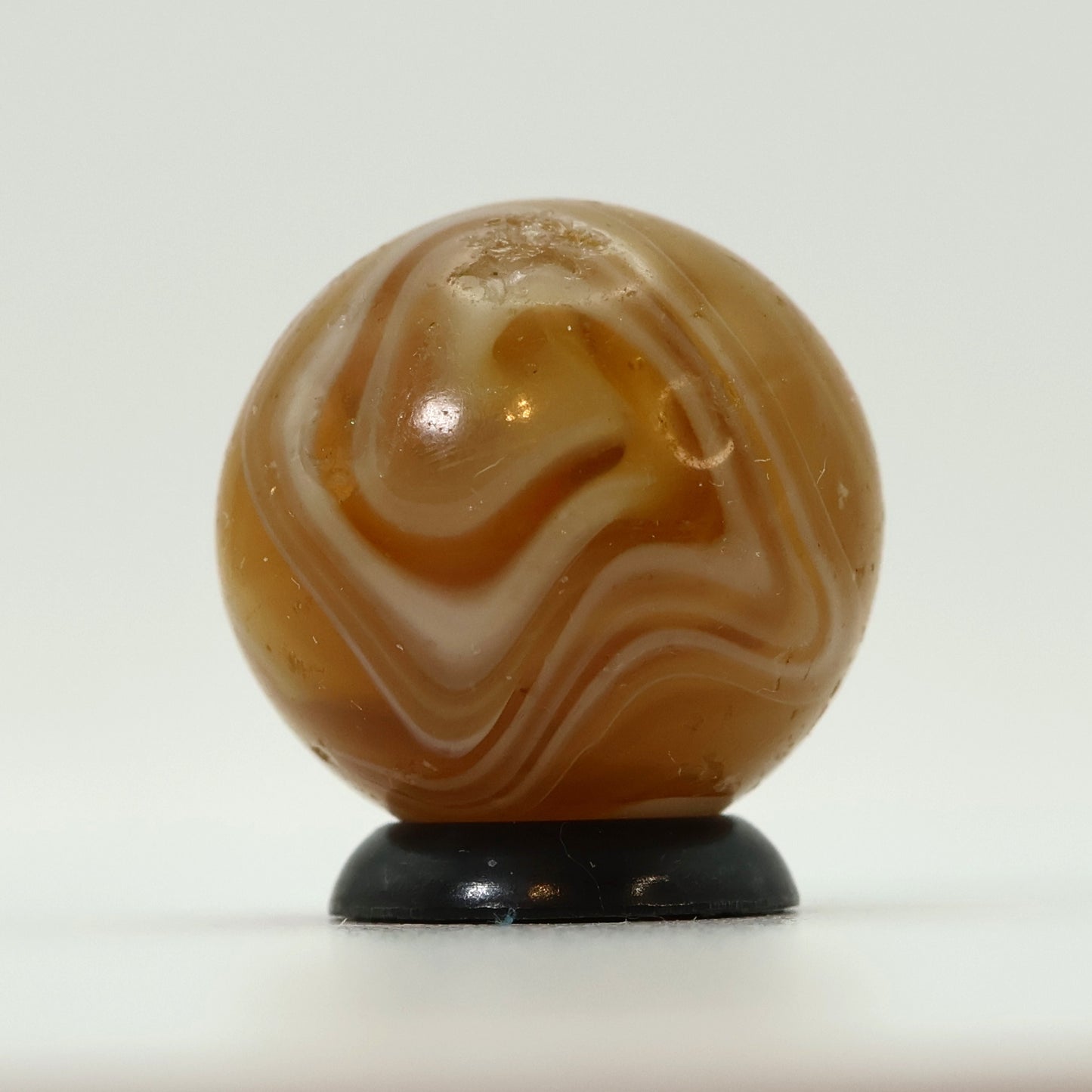 18mm Amber Slag Marble Great 9 Pattern MFC or CAC NM-
