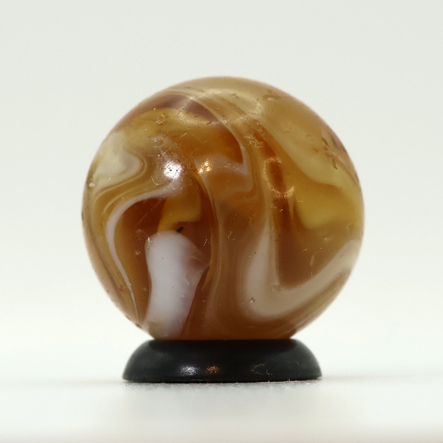 18mm Amber Slag Marble Great 9 Pattern MFC or CAC NM-