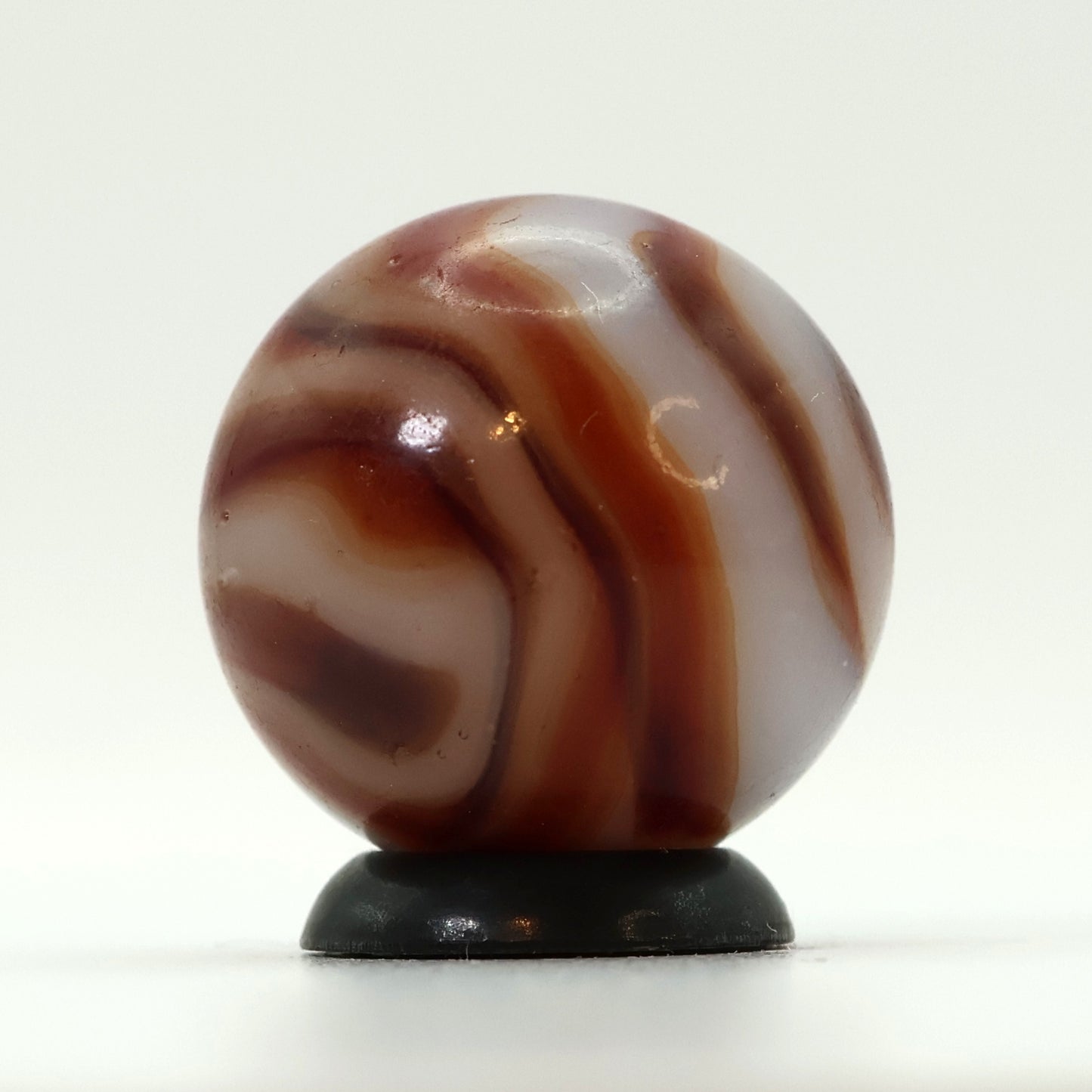 18mm Vintage Swirl Marble White & Red Oxblood? NM-