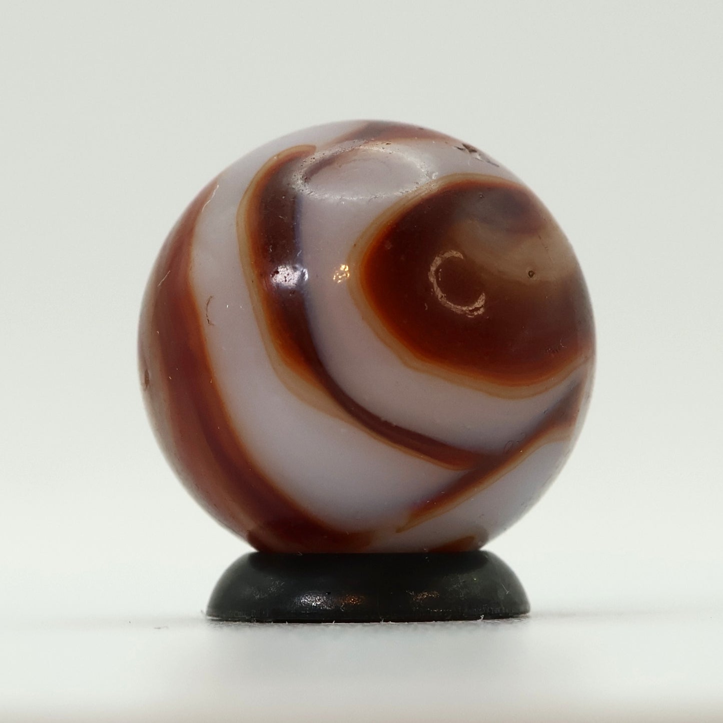 18mm Vintage Swirl Marble White & Red Oxblood? NM-