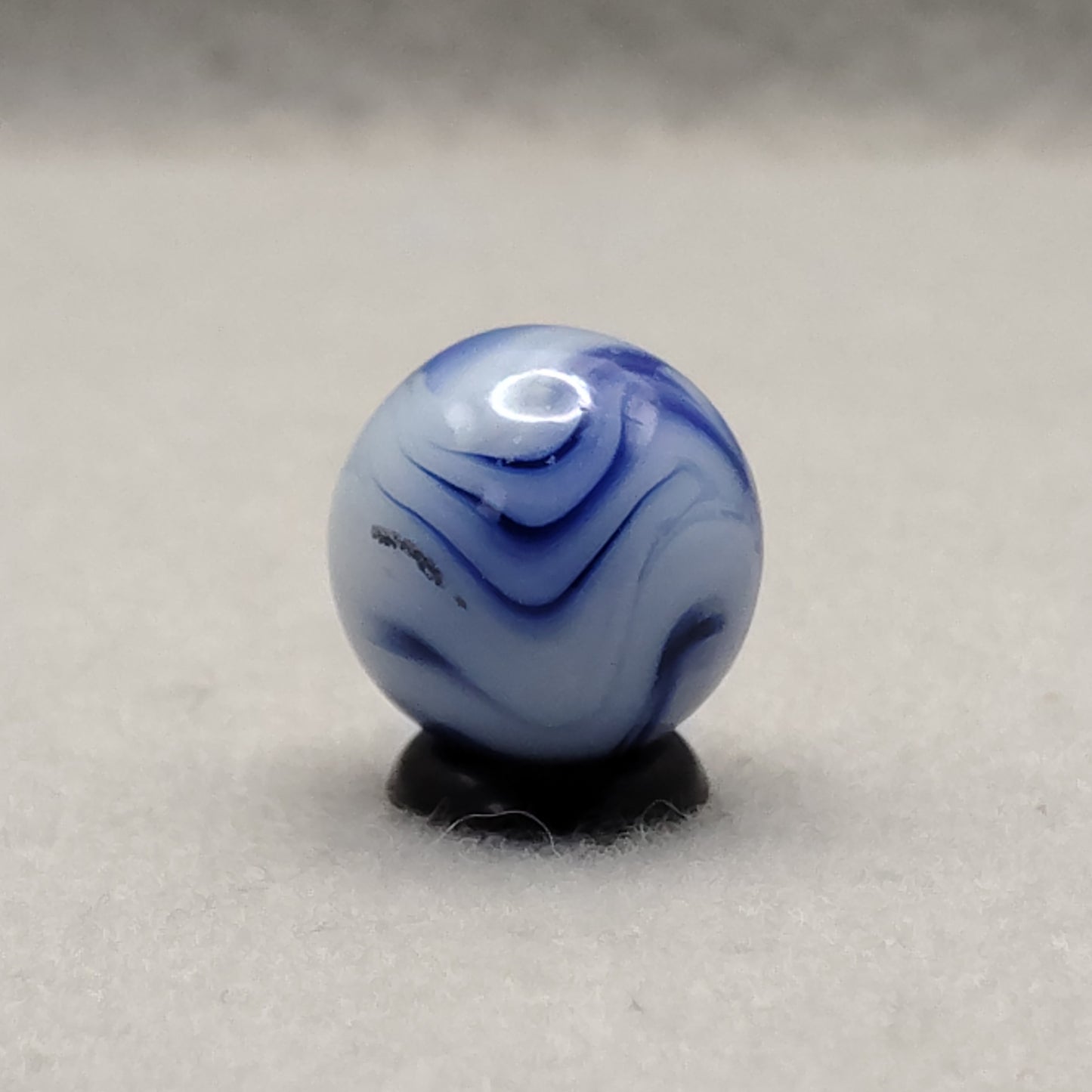 17.5mm Alley Swirl Marble Blue & White Translucent NM+