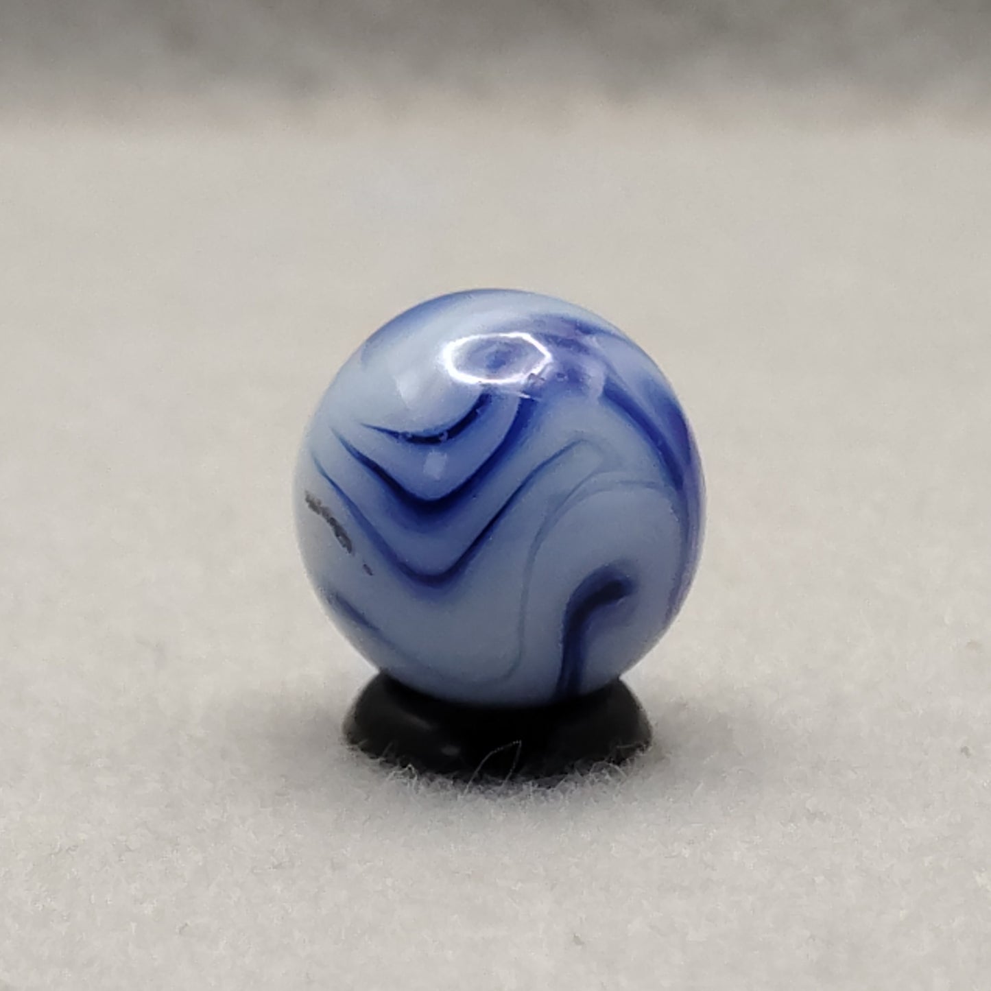 17.5mm Alley Swirl Marble Blue & White Translucent NM+