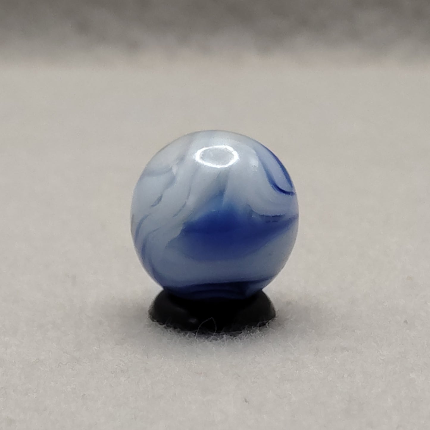 17.5mm Alley Swirl Marble Blue & White Translucent NM+