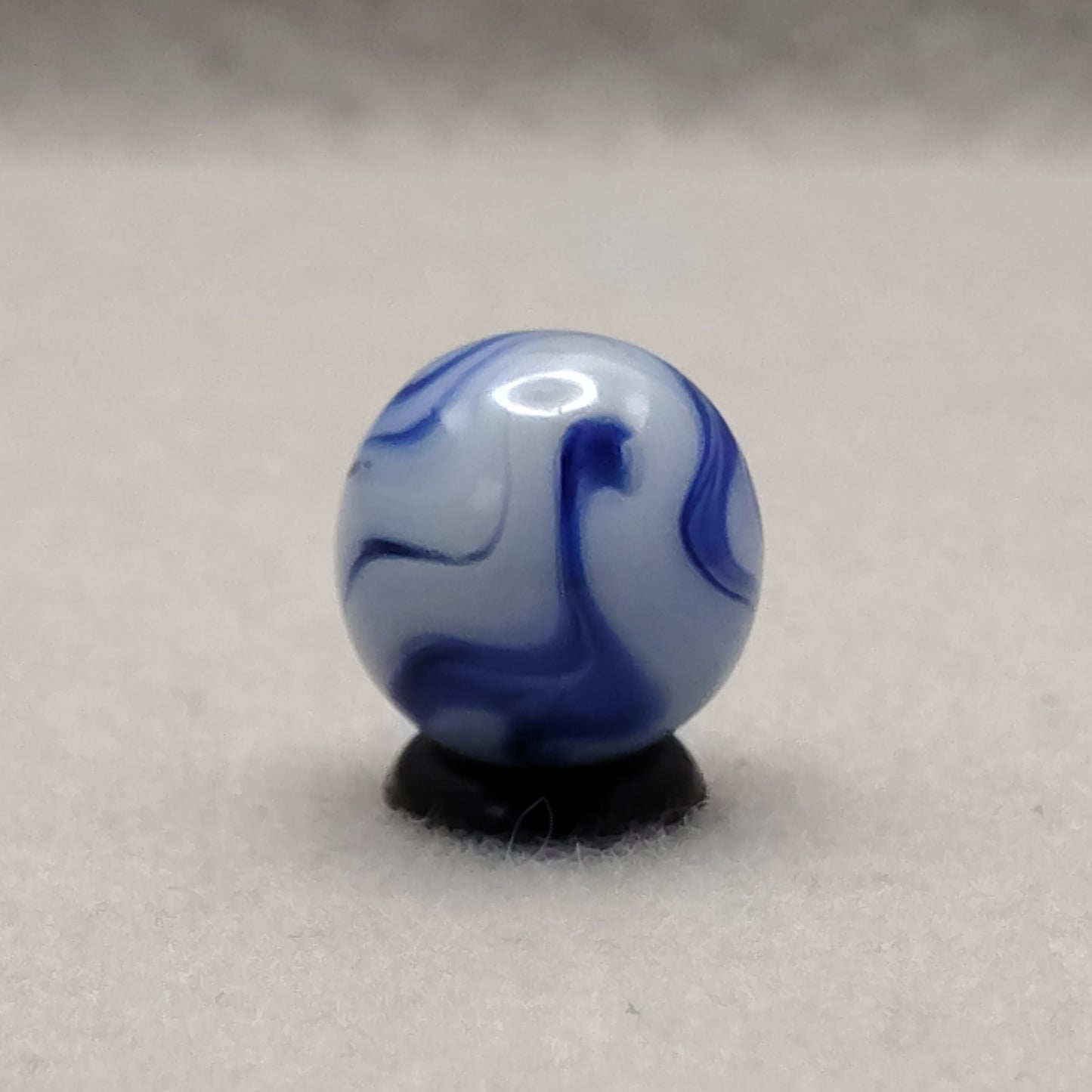 17.5mm Alley Swirl Marble Blue & White Translucent NM+