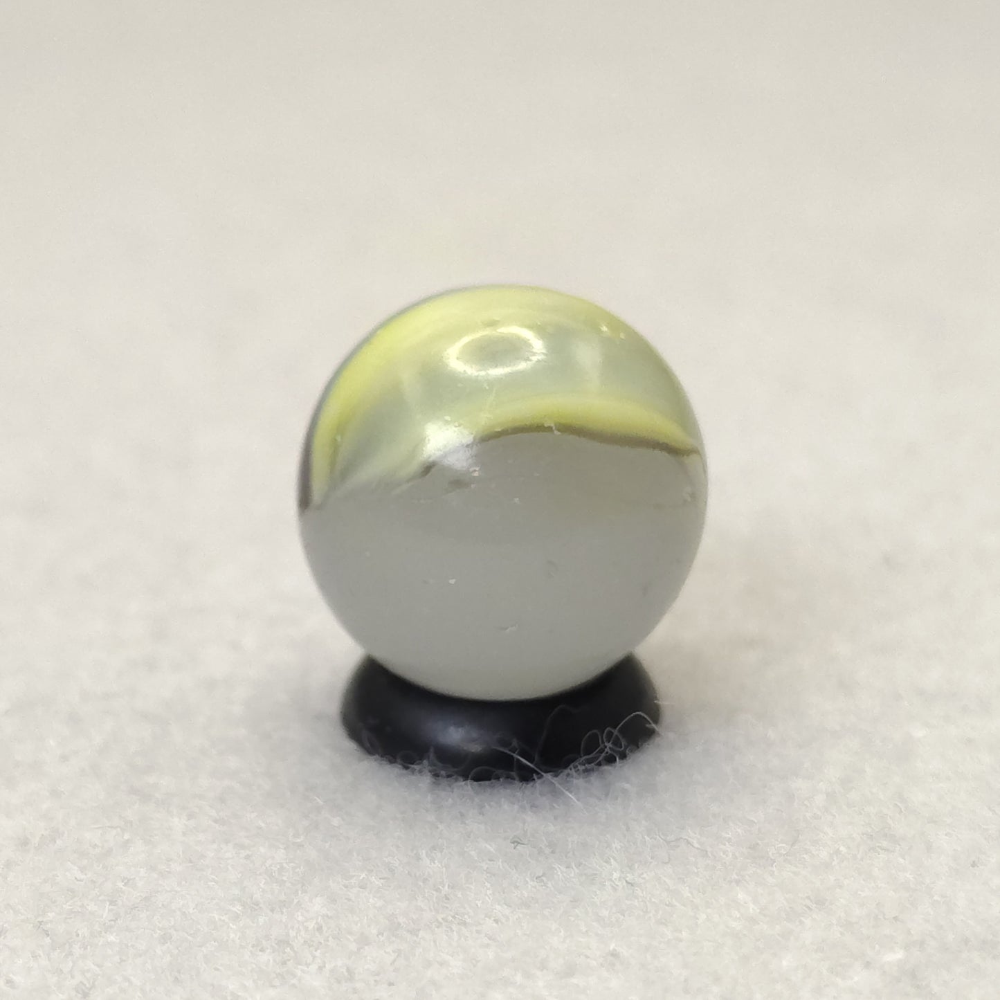16.5mm Master Marble Patch Cloudy Deep Purple & Yellow with translucent base NM-