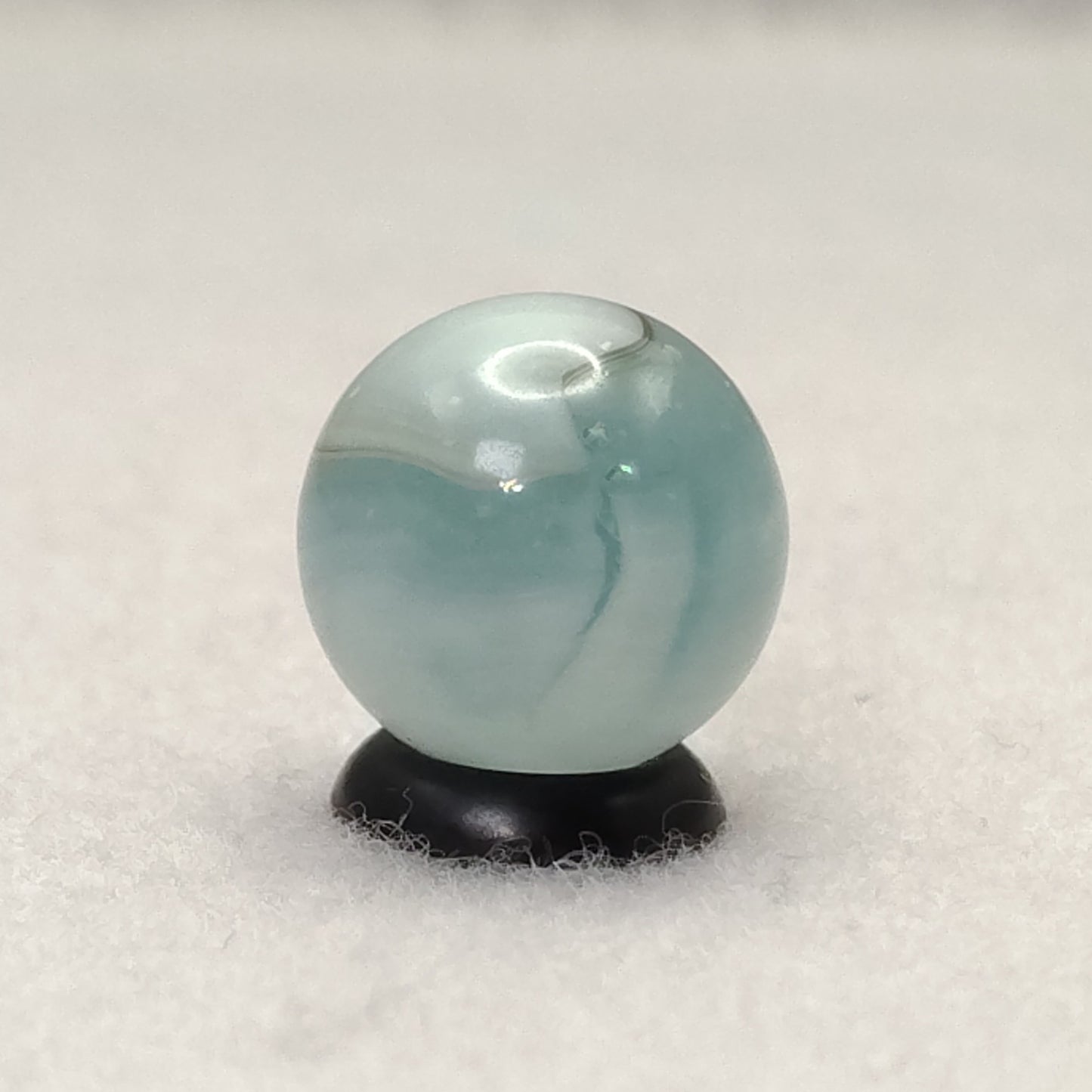 16mm Vitro Agate Conqueror Marble interesting line in it NM-