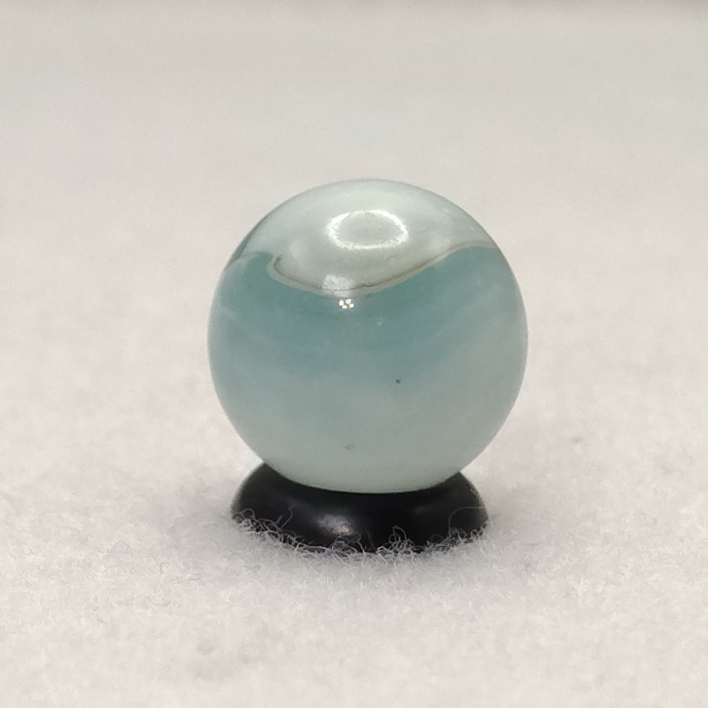 16mm Vitro Agate Conqueror Marble interesting line in it NM-