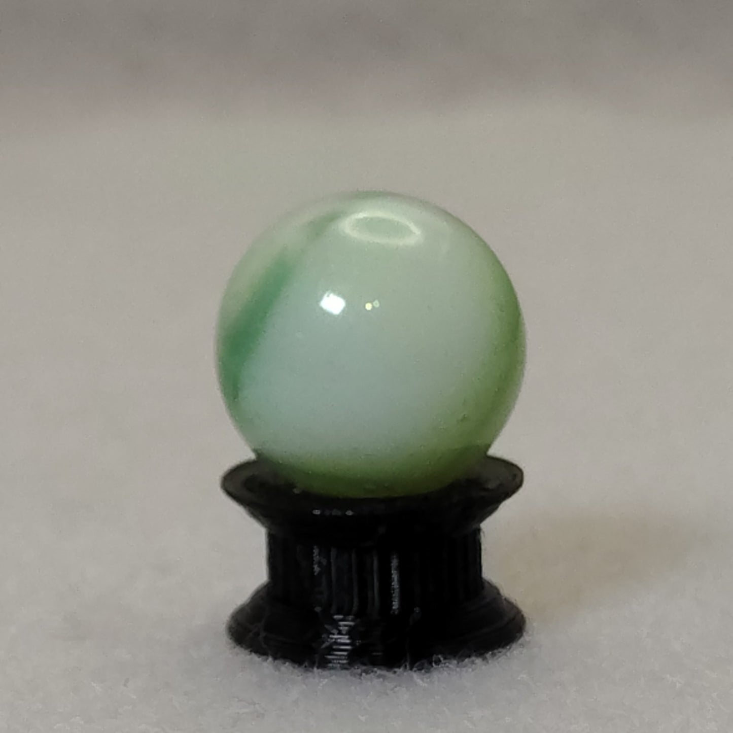 16mm Peltier Rainbo Marble "twisted" ribbons green & cloudy M-
