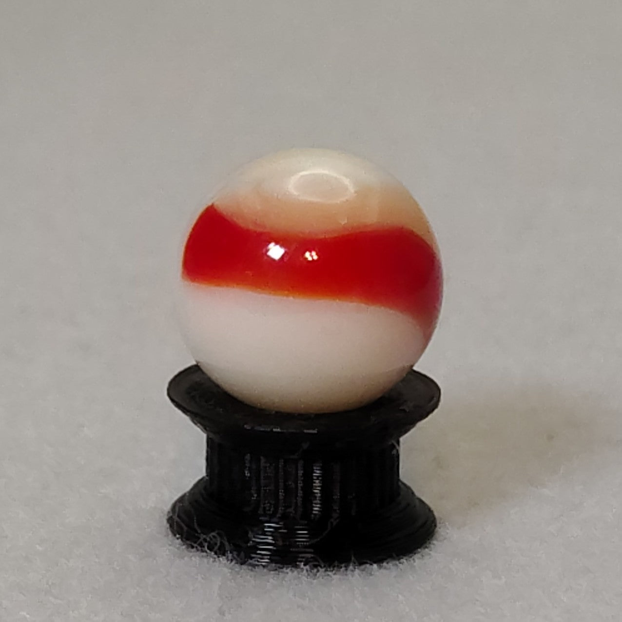 15.5mm Vitro Agate Marble UV NM+ Red & White