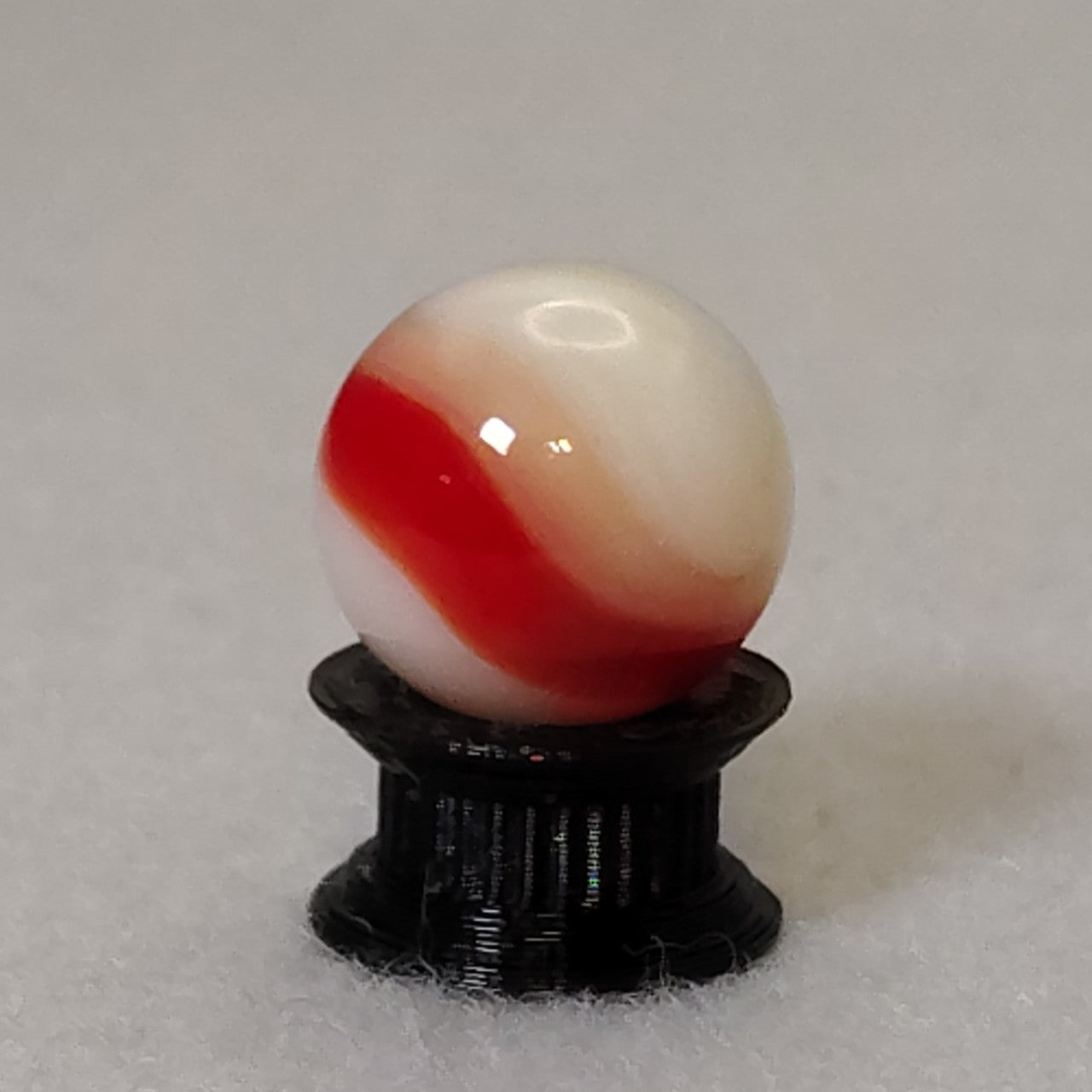15.5mm Vitro Agate Marble UV NM+ Red & White
