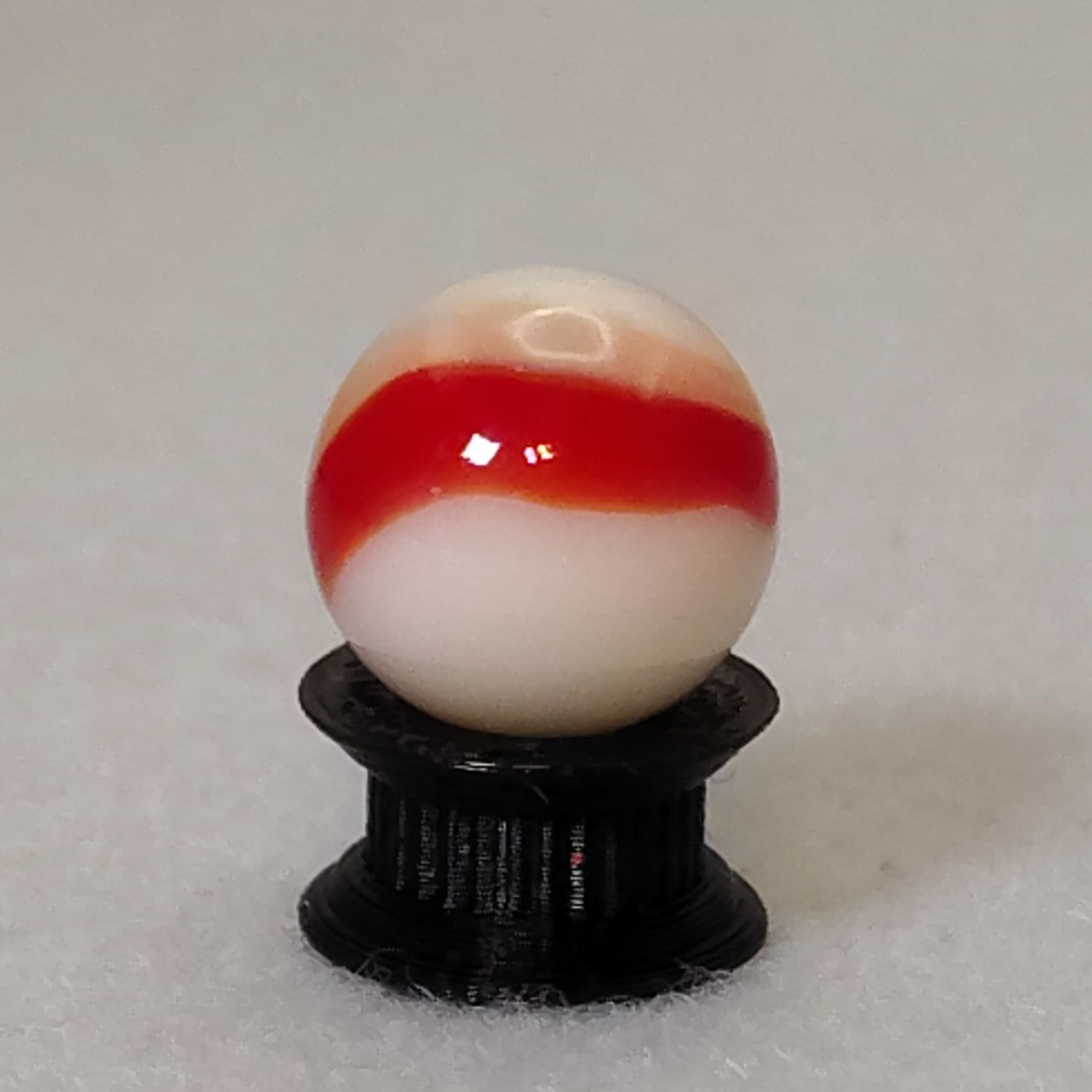 15.5mm Vitro Agate Marble UV NM+ Red & White