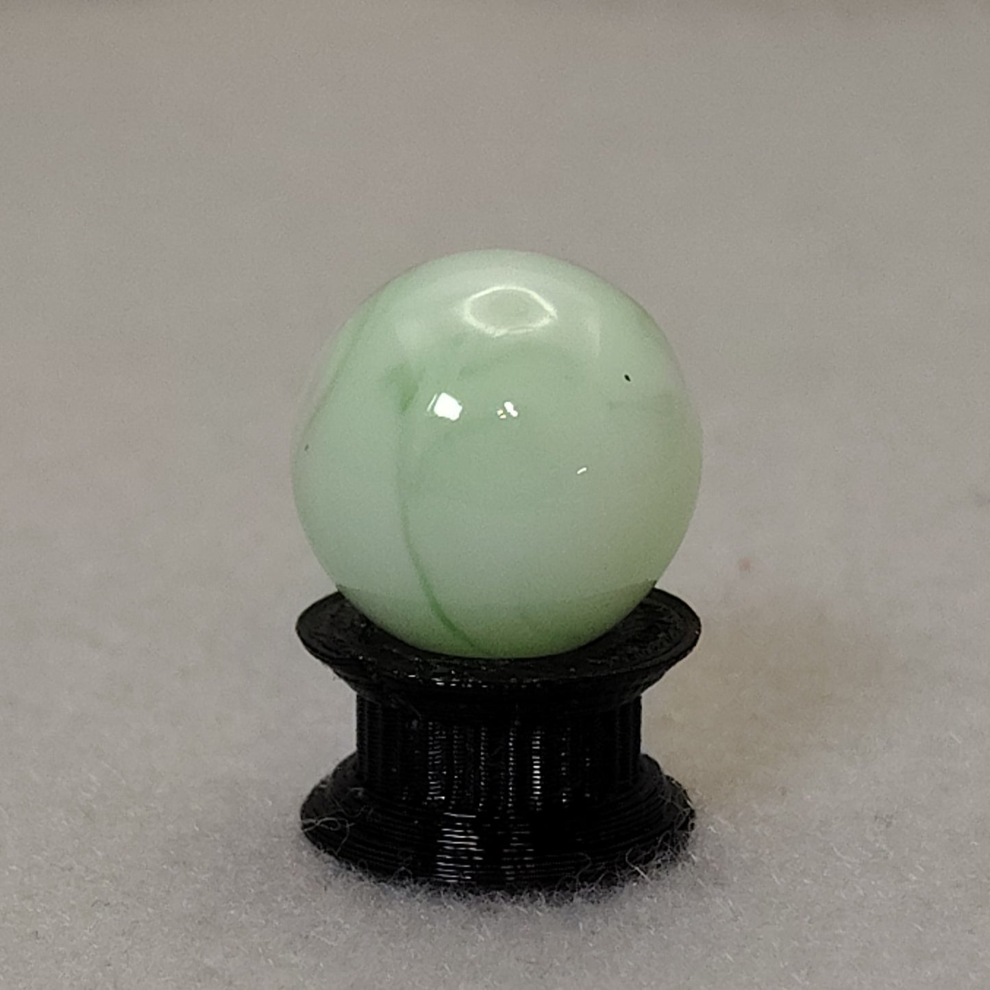16mm Ravenswood? Swirl Marble Translucent Green & White NM+