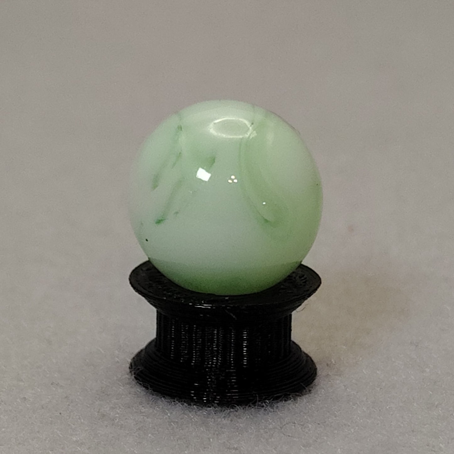 16mm Ravenswood? Swirl Marble Translucent Green & White NM+
