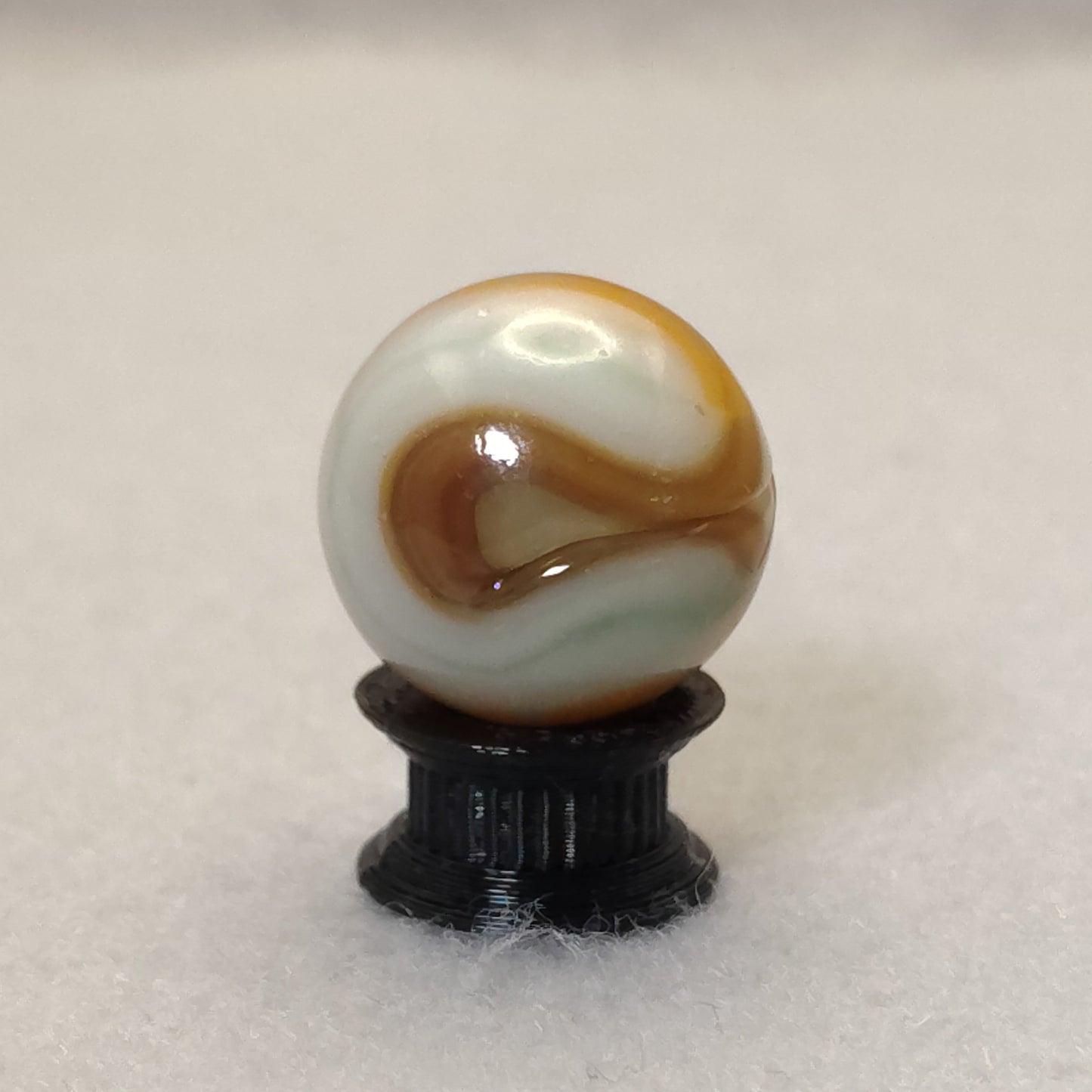 3/4" Jabo Swirl Marble Butterscoth NM