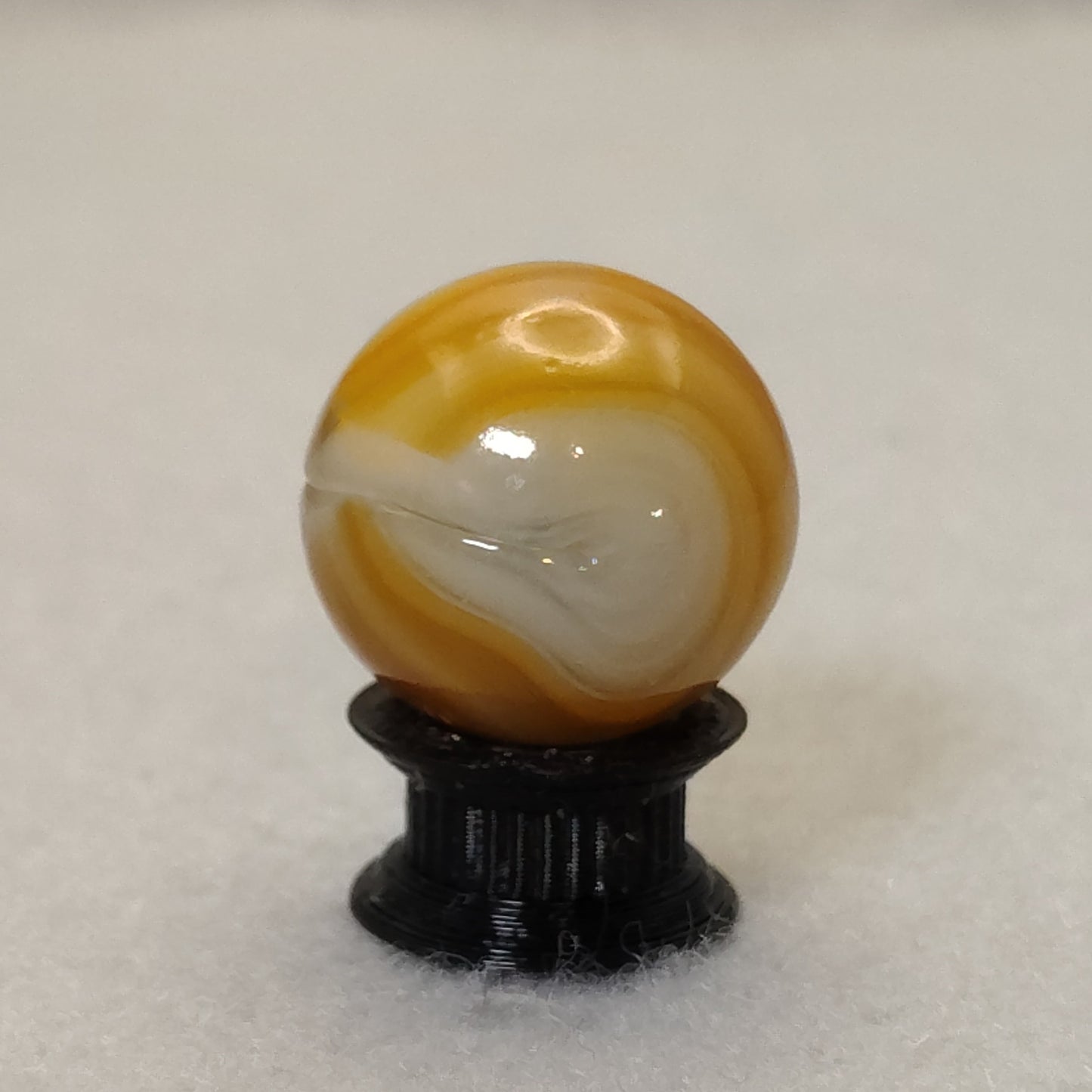 3/4" Jabo Swirl Marble Butterscoth NM