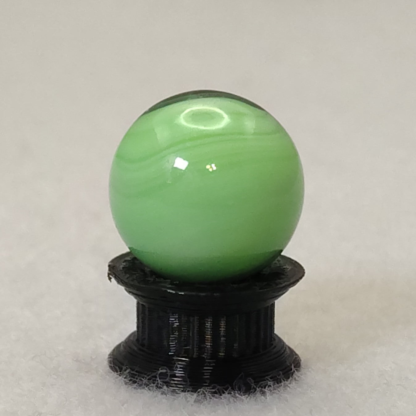 15.5mm Akro Agate Patch Marble Lime Green & Black NM