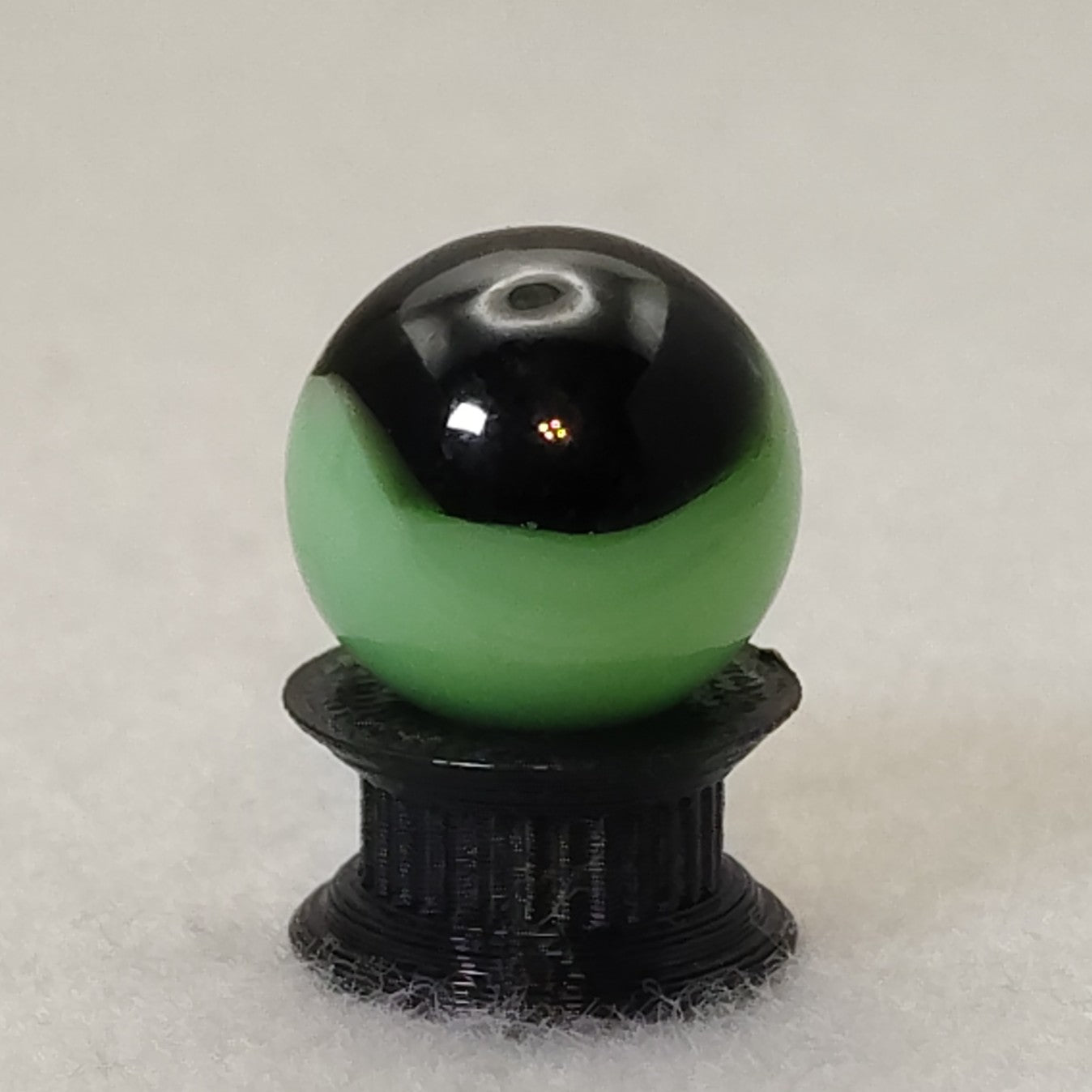 15.5mm Akro Agate Patch Marble Lime Green & Black NM