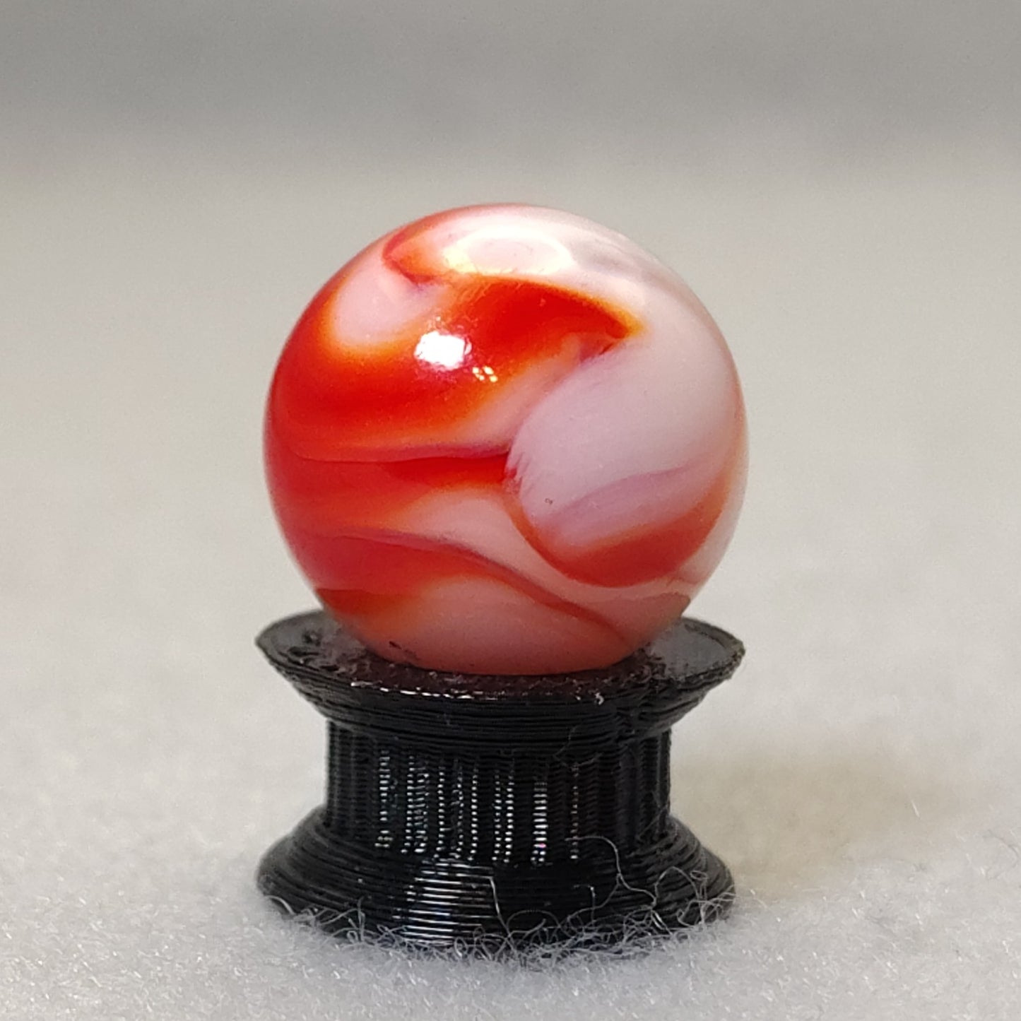 15.5mm Swirl Marble Red & White UV NM+
