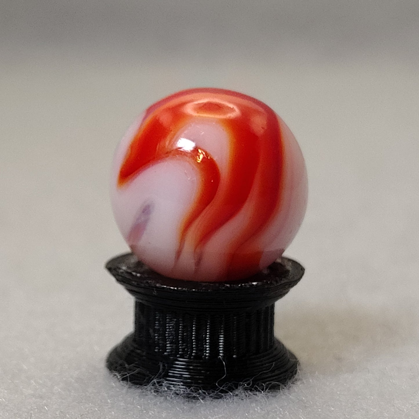 15.5mm Swirl Marble Red & White UV NM+