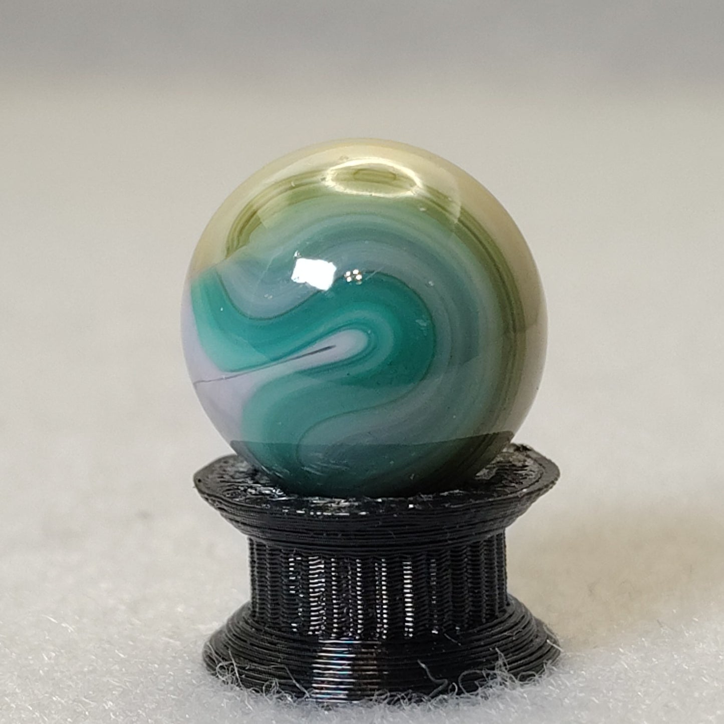 5/8" Jabo marble shiny copper line NM+ bit of UV