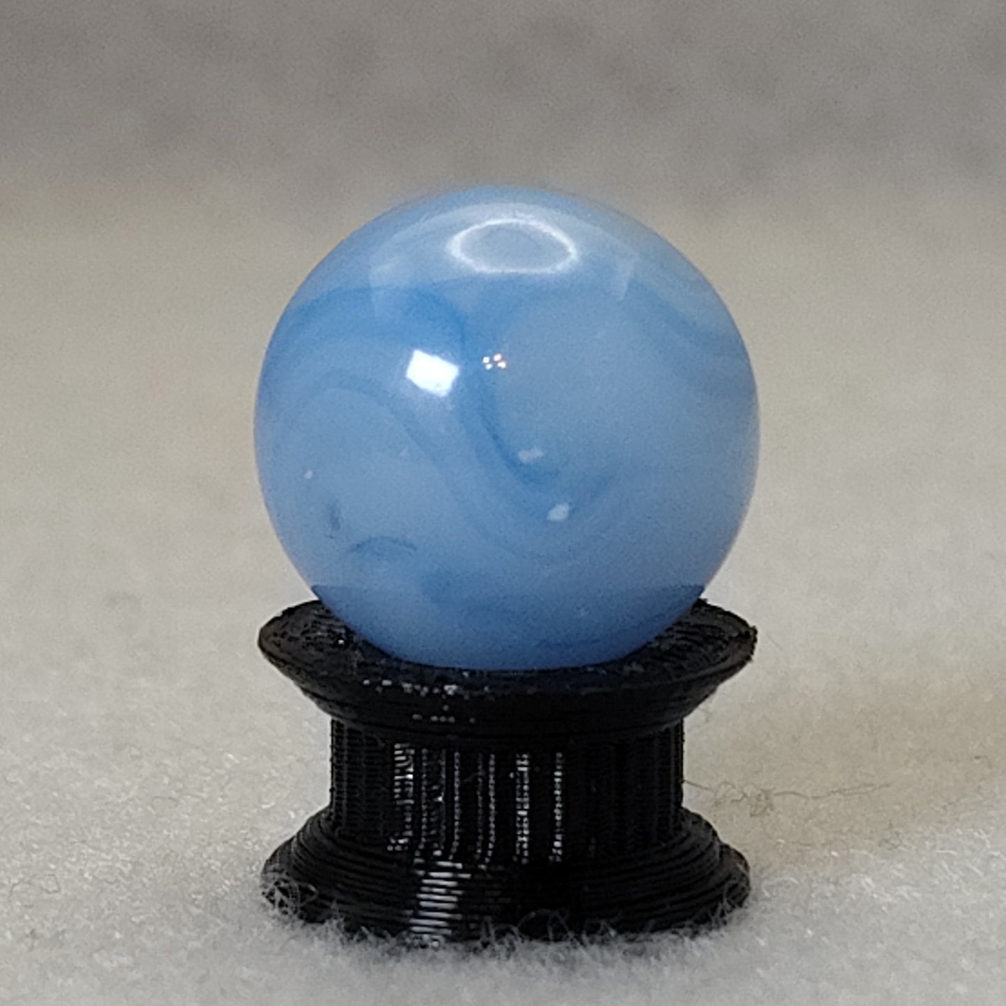 16mm Transparent Swirl Marble w/Blue stripes - Champion?  NM