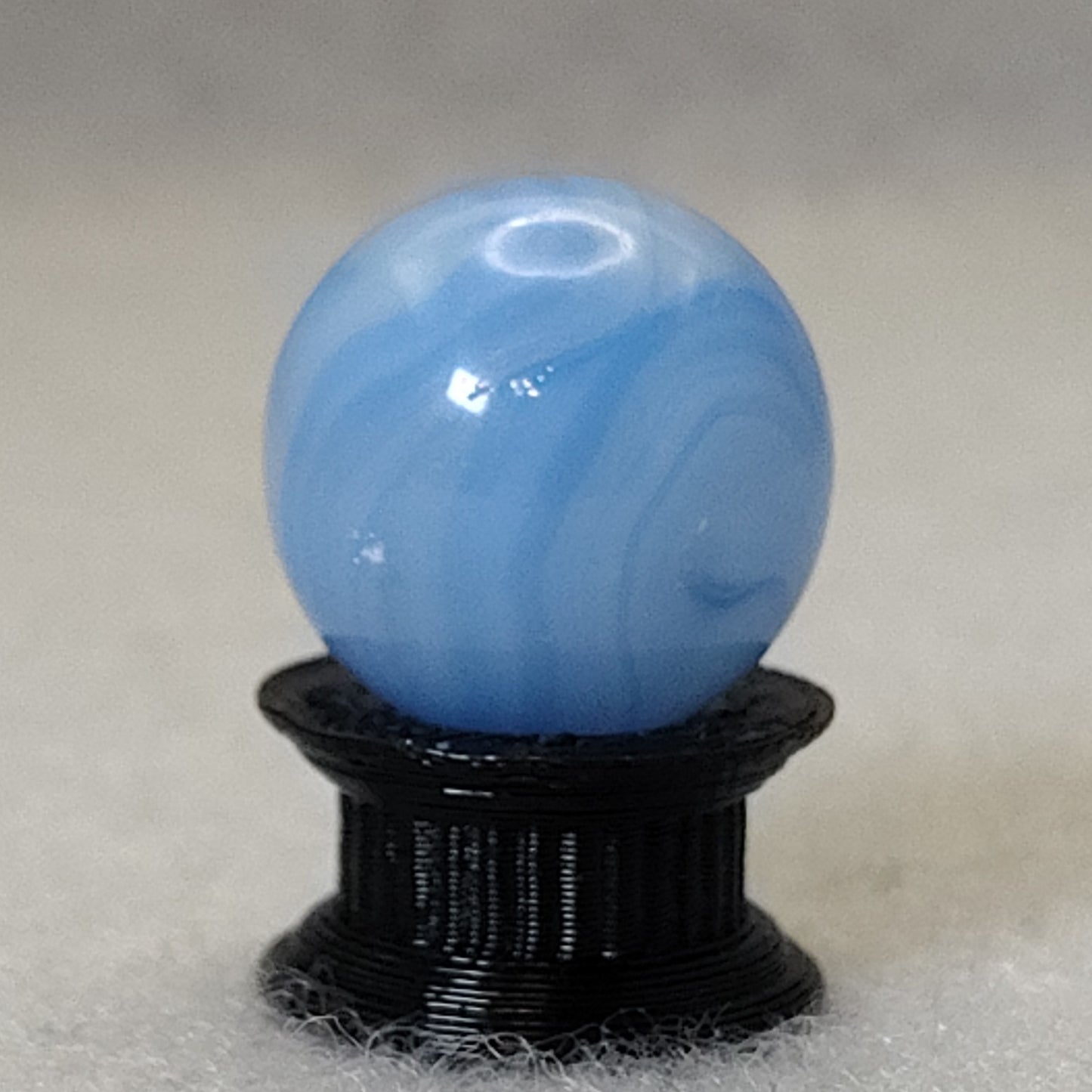 16mm Transparent Swirl Marble w/Blue stripes - Champion?  NM